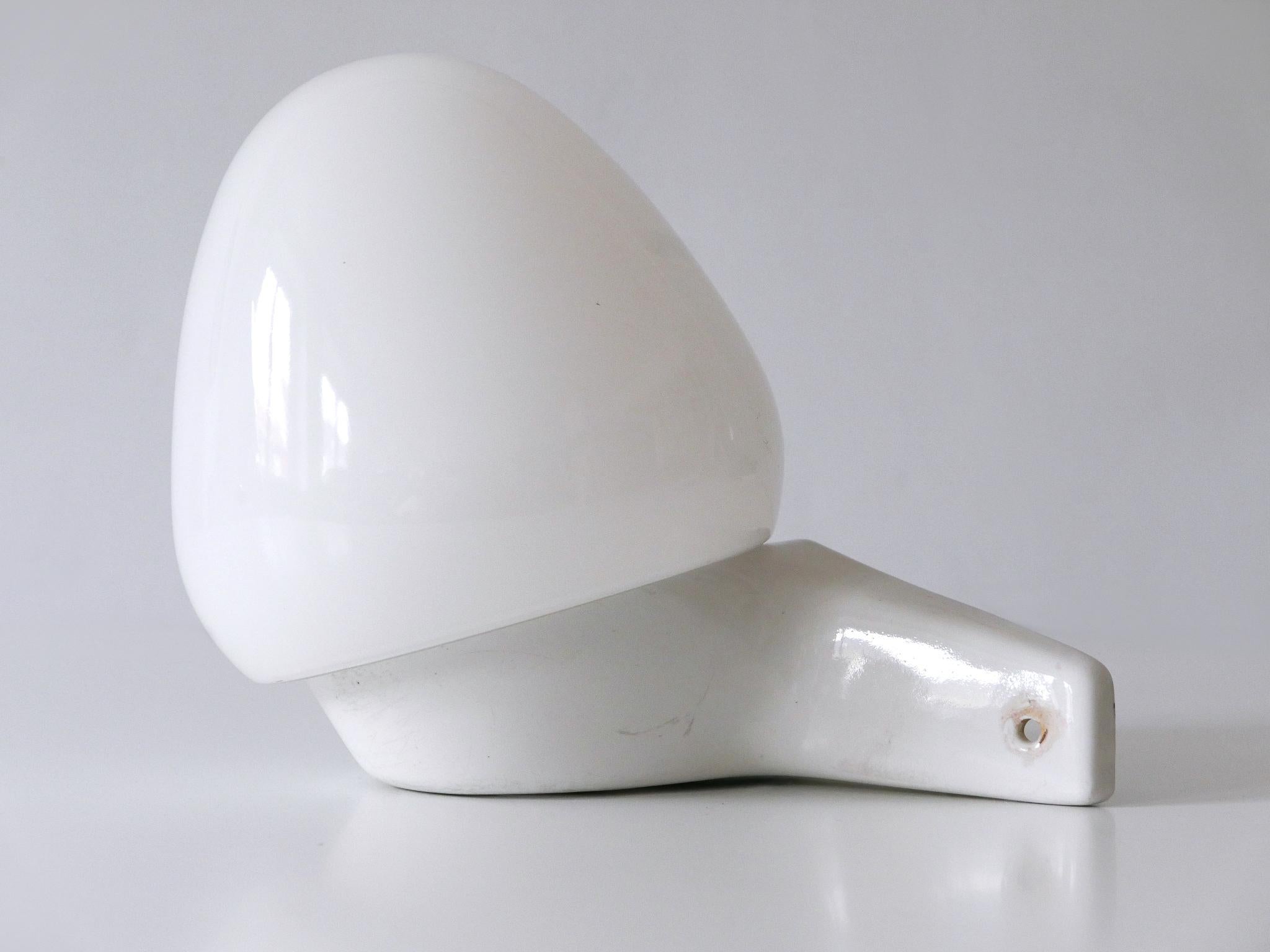 German Mid-Century Modern Wall Lamp or Sconce by Wilhelm Wagenfeld for Lindner 1950s For Sale