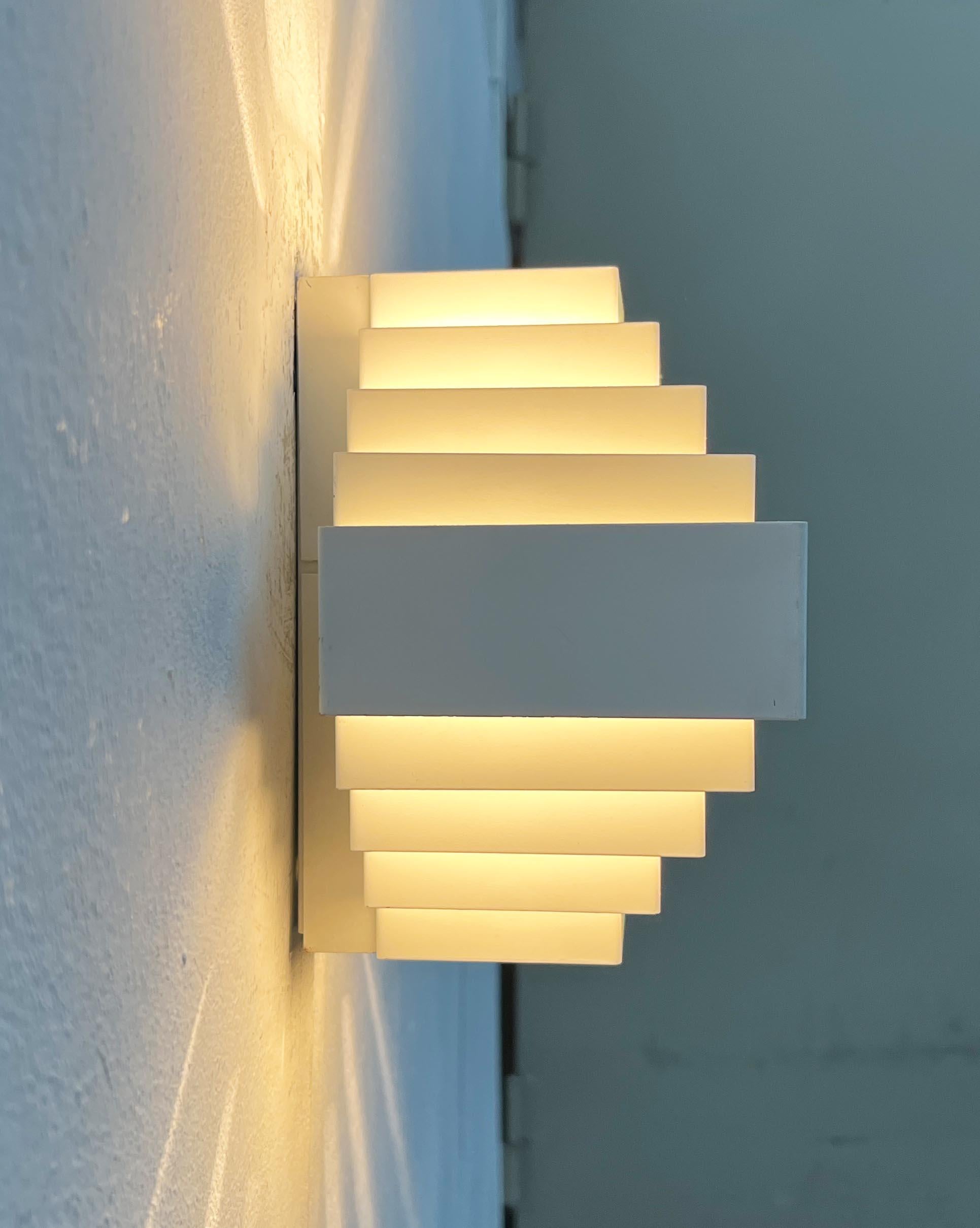 Lámparas de pared modernas de mediados de siglo de Jules Wabbes para AB Madsen & E. Larsen, años 60 Danés en venta