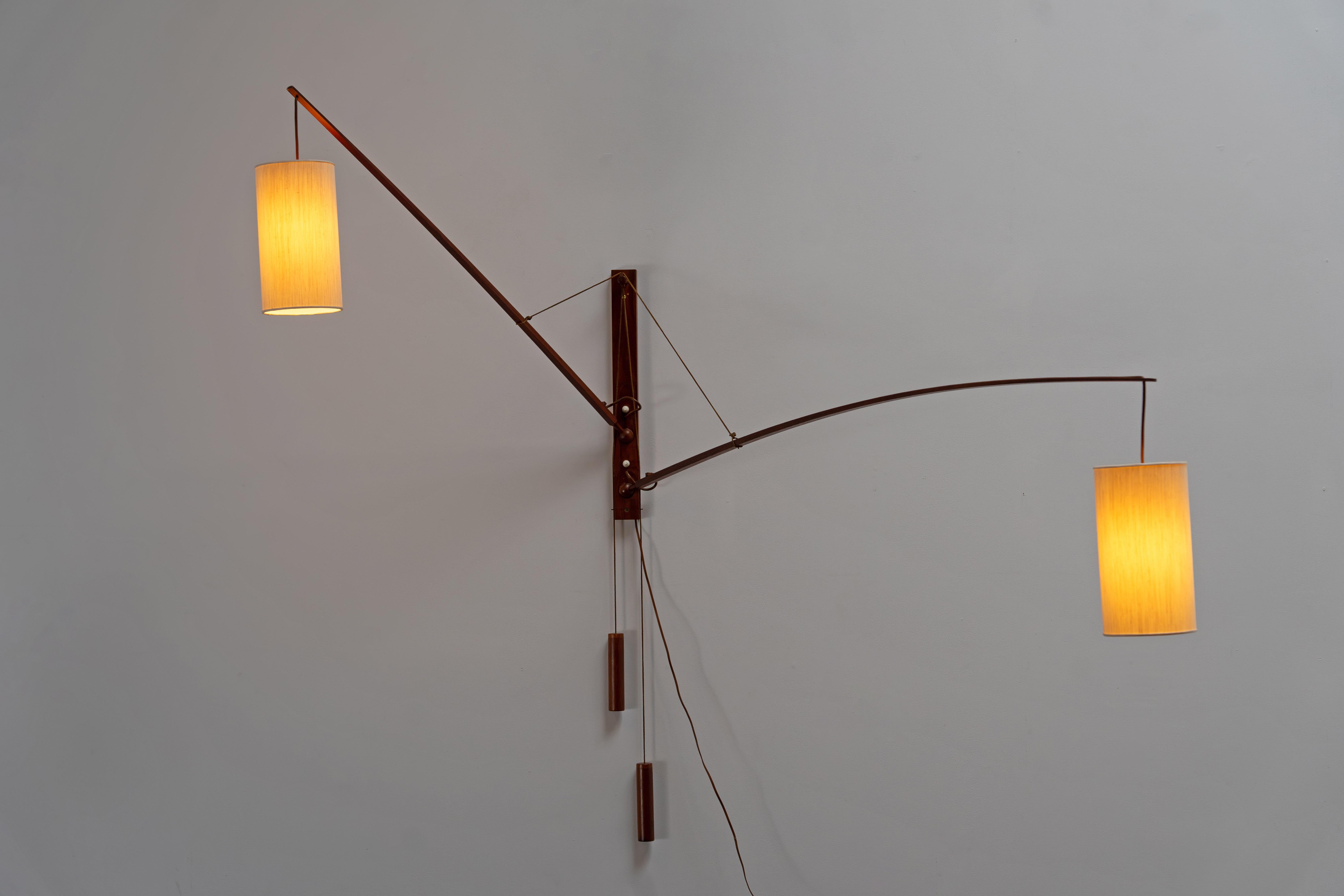Aplique de pared moderno de mediados de siglo de Rupprecht Skrip para Skrip Leuchten, Teca Años 60 Escandinavo moderno en venta