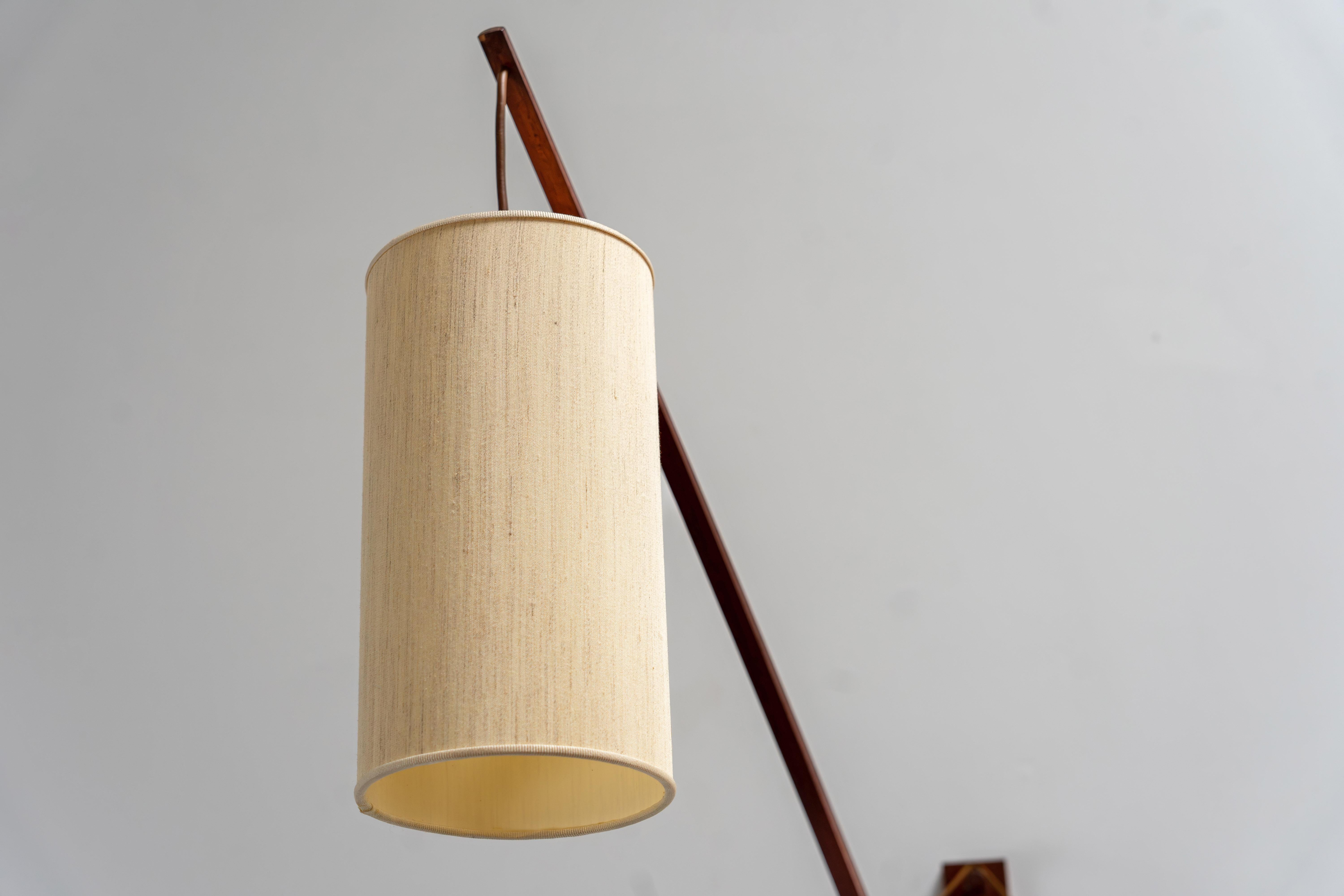 Aplique de pared moderno de mediados de siglo de Rupprecht Skrip para Skrip Leuchten, Teca Años 60 en Bueno estado para la venta en Rosendahl, DE