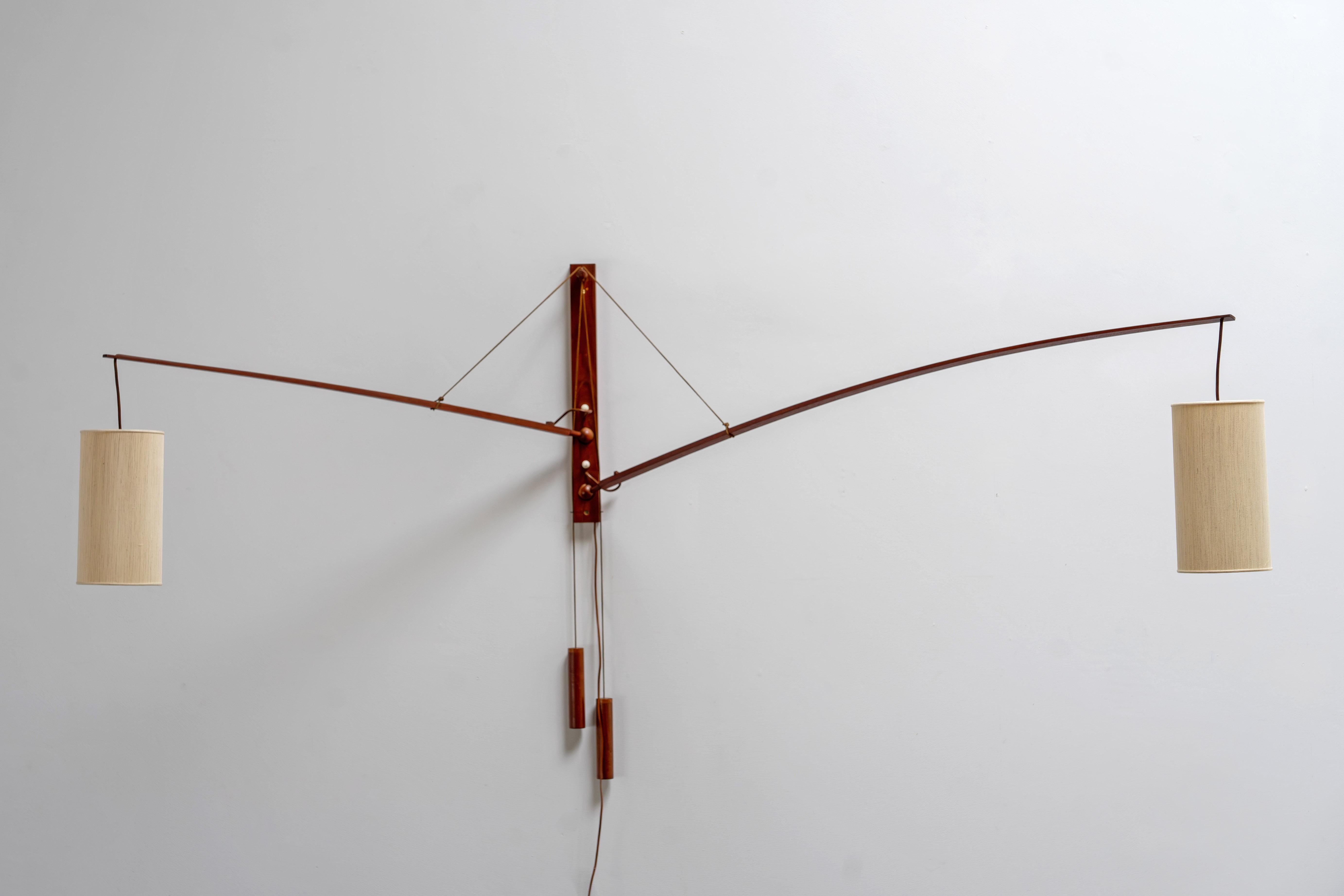 Aplique de pared moderno de mediados de siglo de Rupprecht Skrip para Skrip Leuchten, Teca Años 60 siglo XX en venta