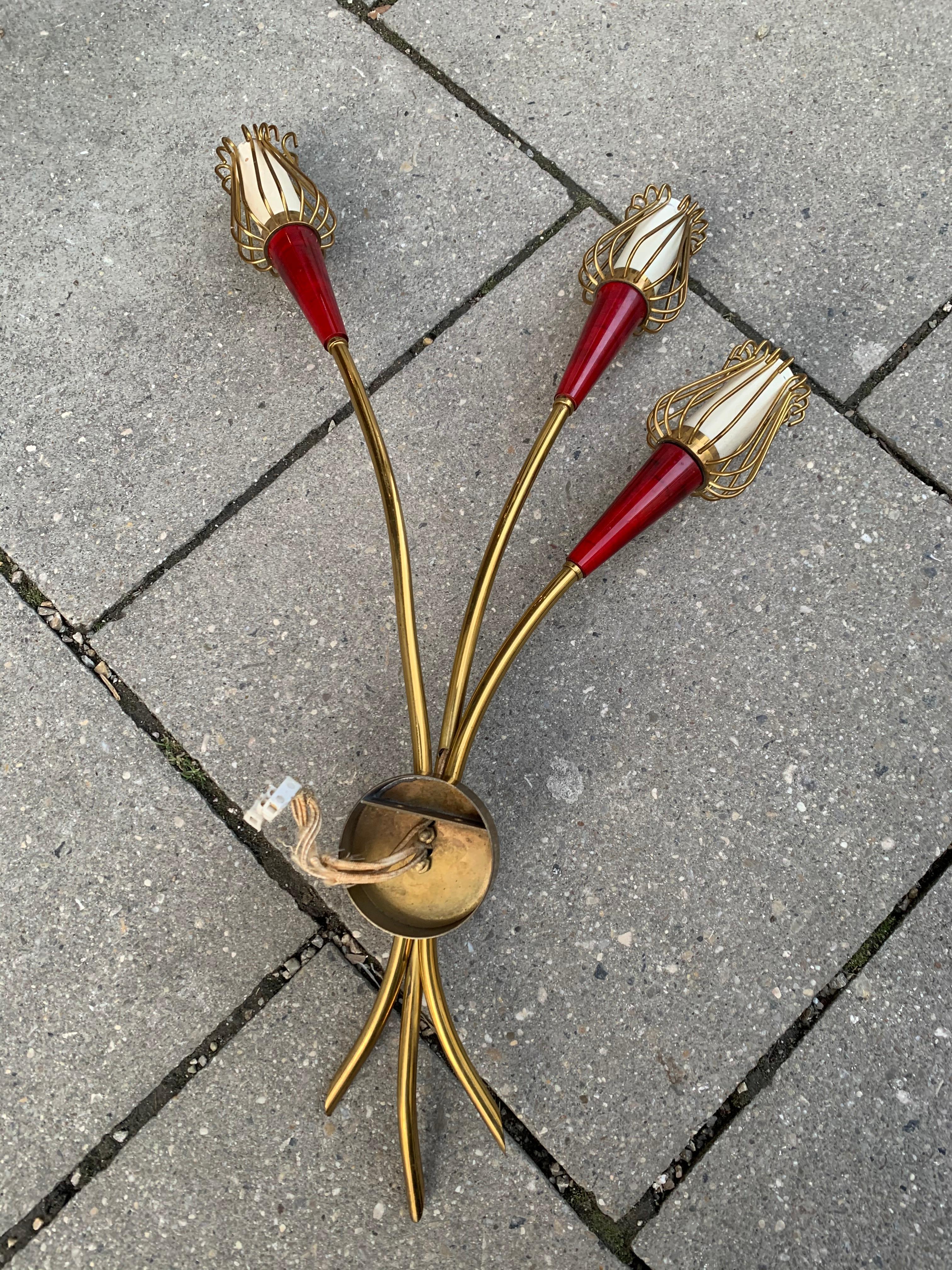 Mid-Century Modern Wall Light Flower Buds Brass Red Perspex Metall For Sale 2