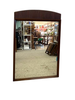 Moderner Wandspiegel aus der Jahrhundertmitte von Lane Furniture mit geripptem Wappen