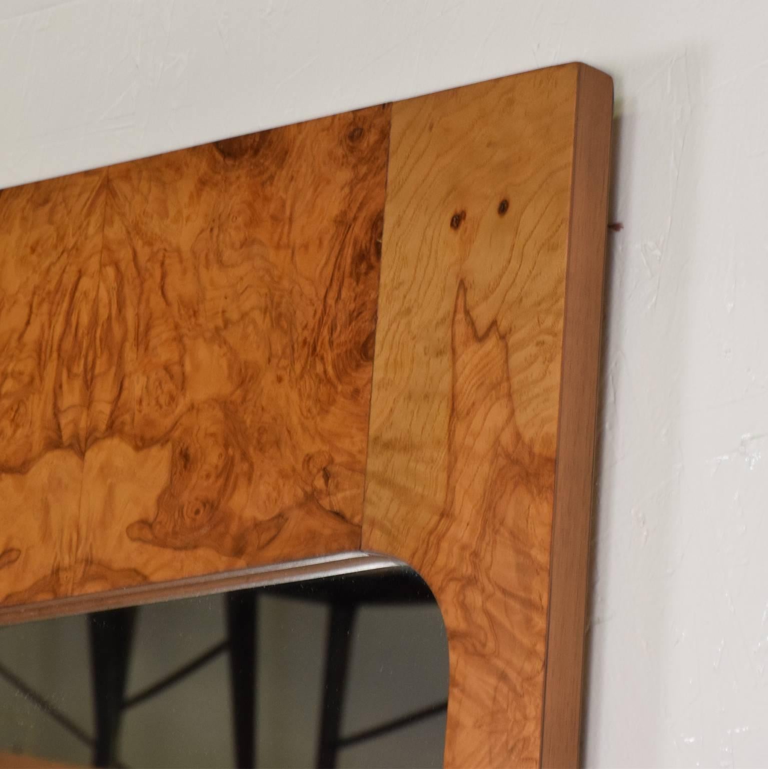 Mid-Century Modern Wall Mirror in Burl Wood after Milo Baughman In Good Condition In Chula Vista, CA