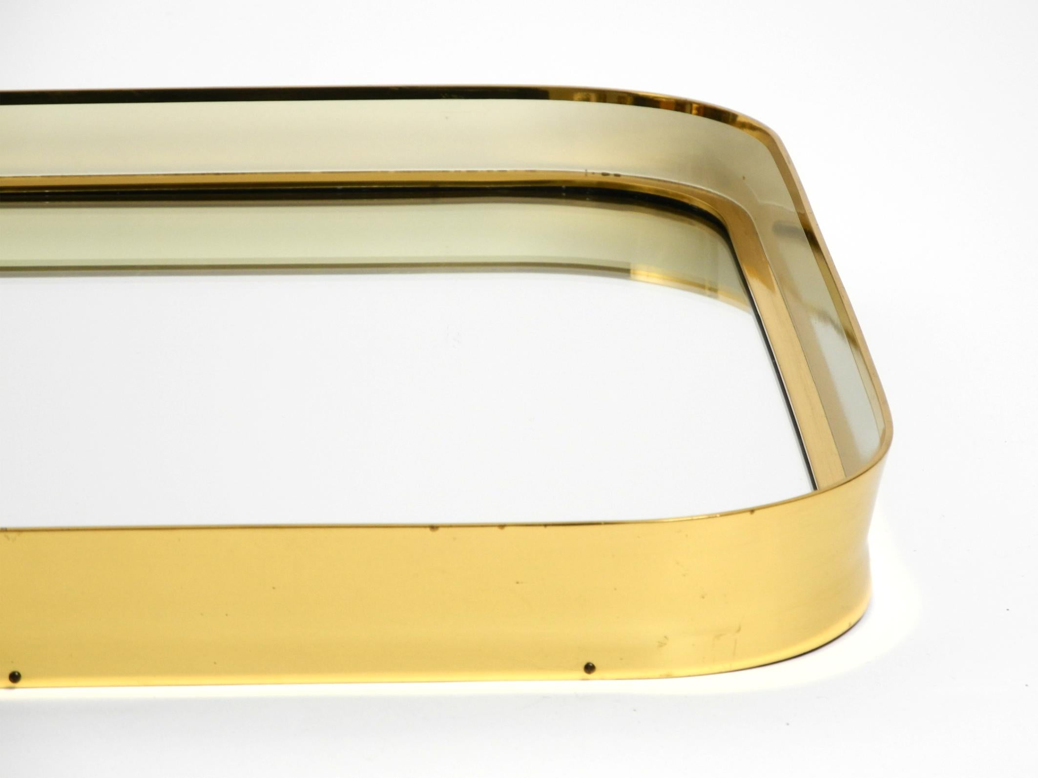 Specchio da parete del Mid Century Modern con cornice in ottone pesante di Münchener Zierspiegel in vendita 3
