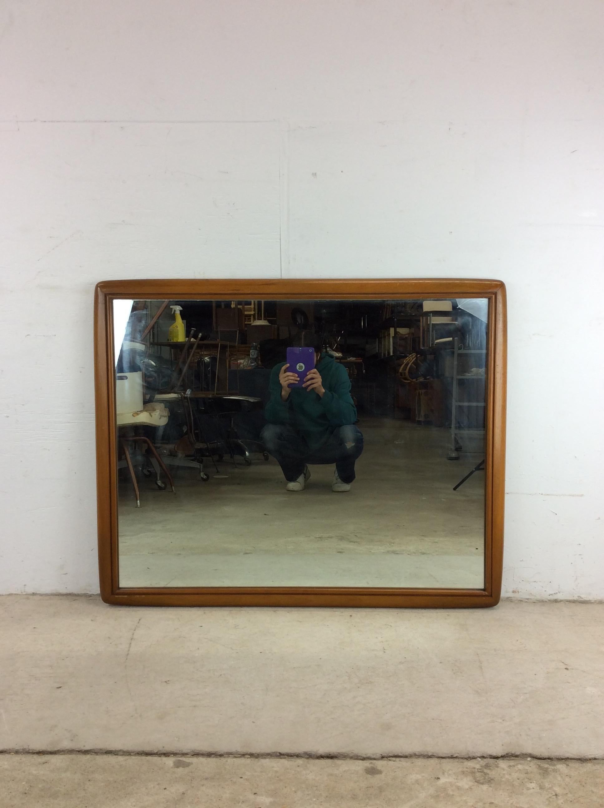 Miroir mural moderne du milieu du siècle avec cadre arrondi en érable en vente 13