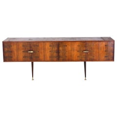 Buffet a parete moderno di metà secolo del designer brasiliano Giuseppe Scapinelli