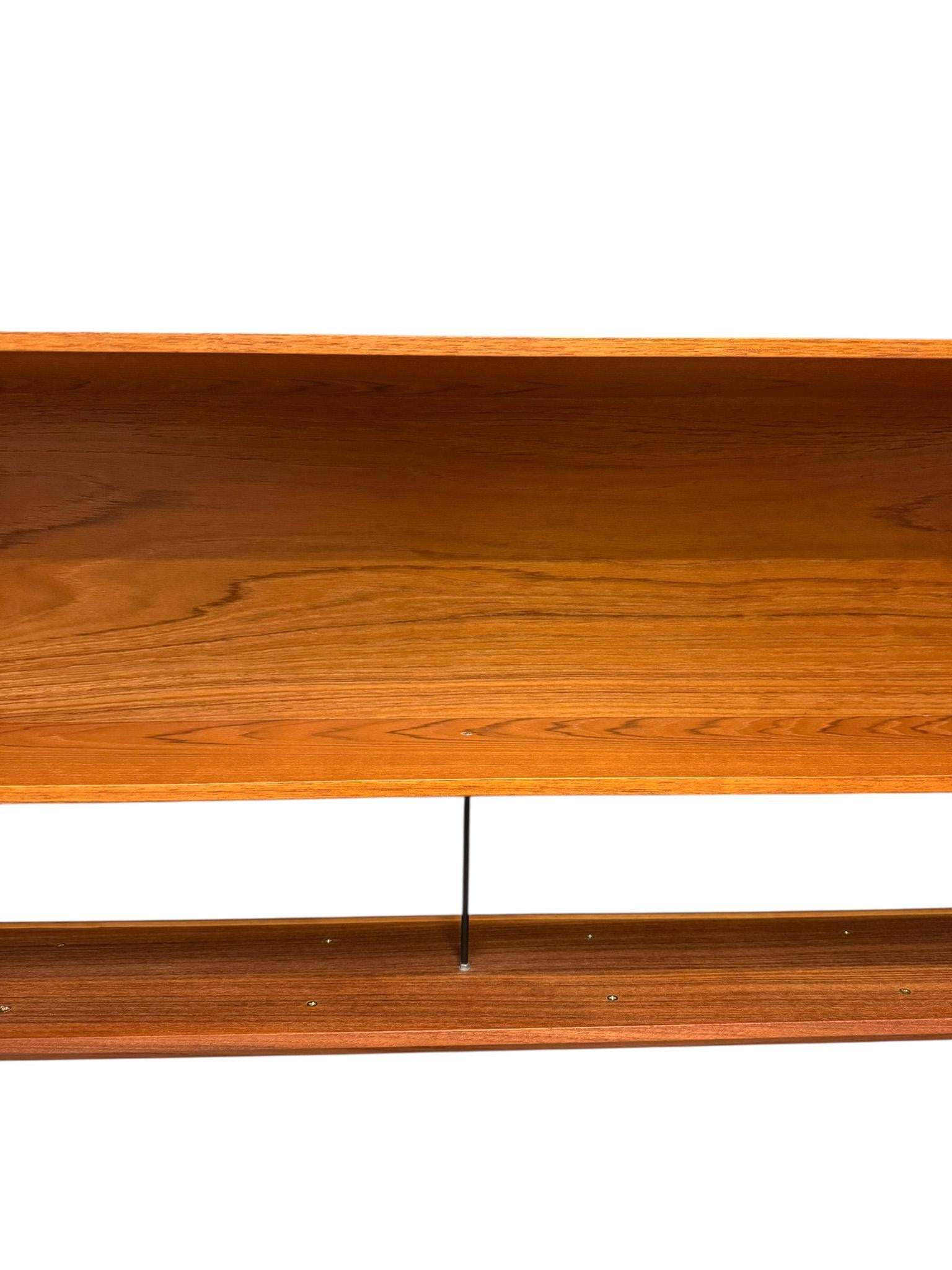 Scaffale a muro moderno di metà secolo di Walter Wirtz per Wilhelm Renz, anni '60 in vendita 1