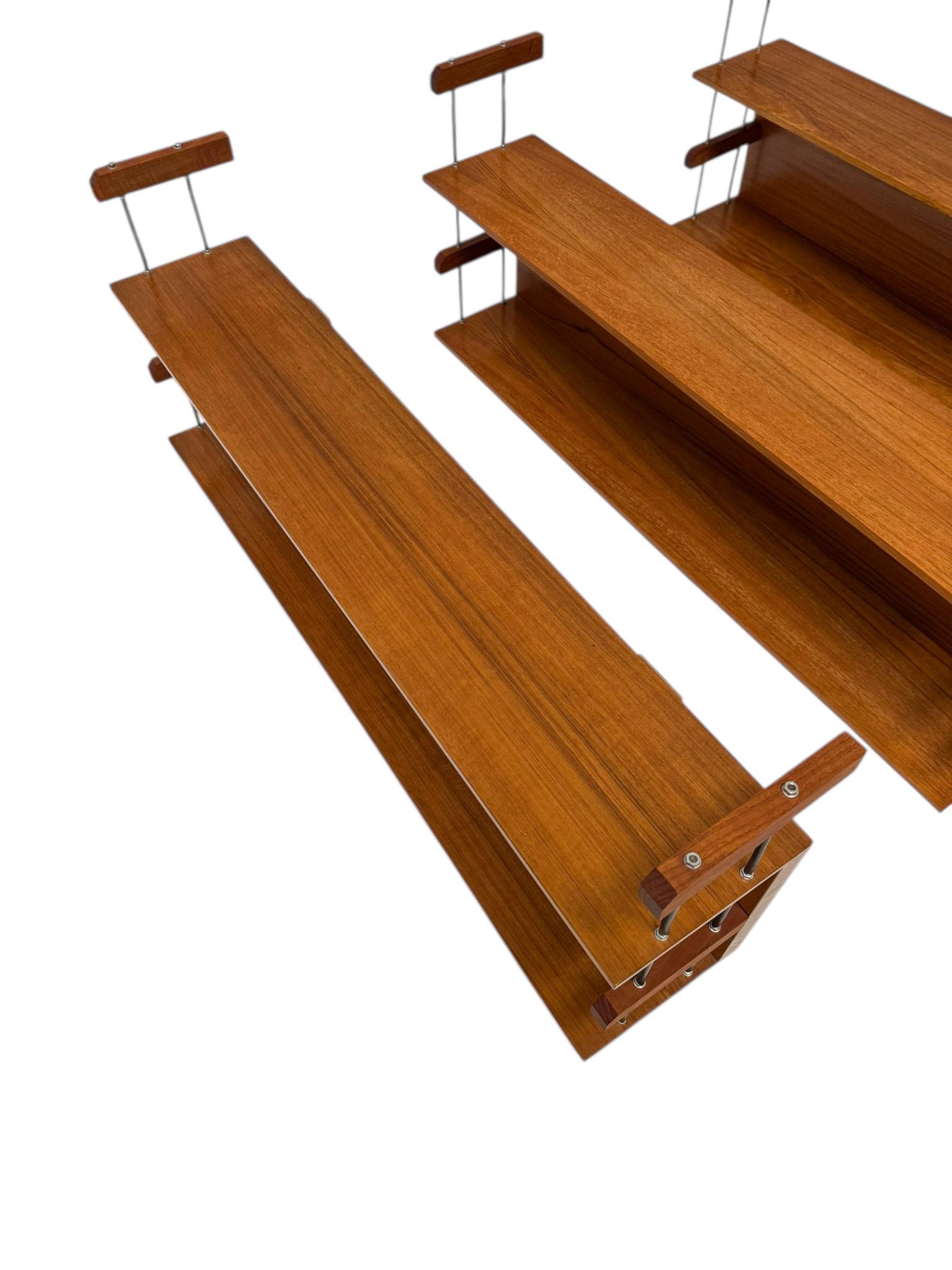 Scaffale a muro moderno di metà secolo di Walter Wirtz per Wilhelm Renz, anni '60 in vendita 2