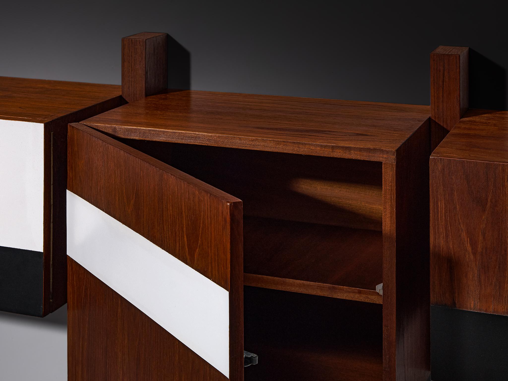 Credenza a muro moderna del Medioevo in teak in vendita 3