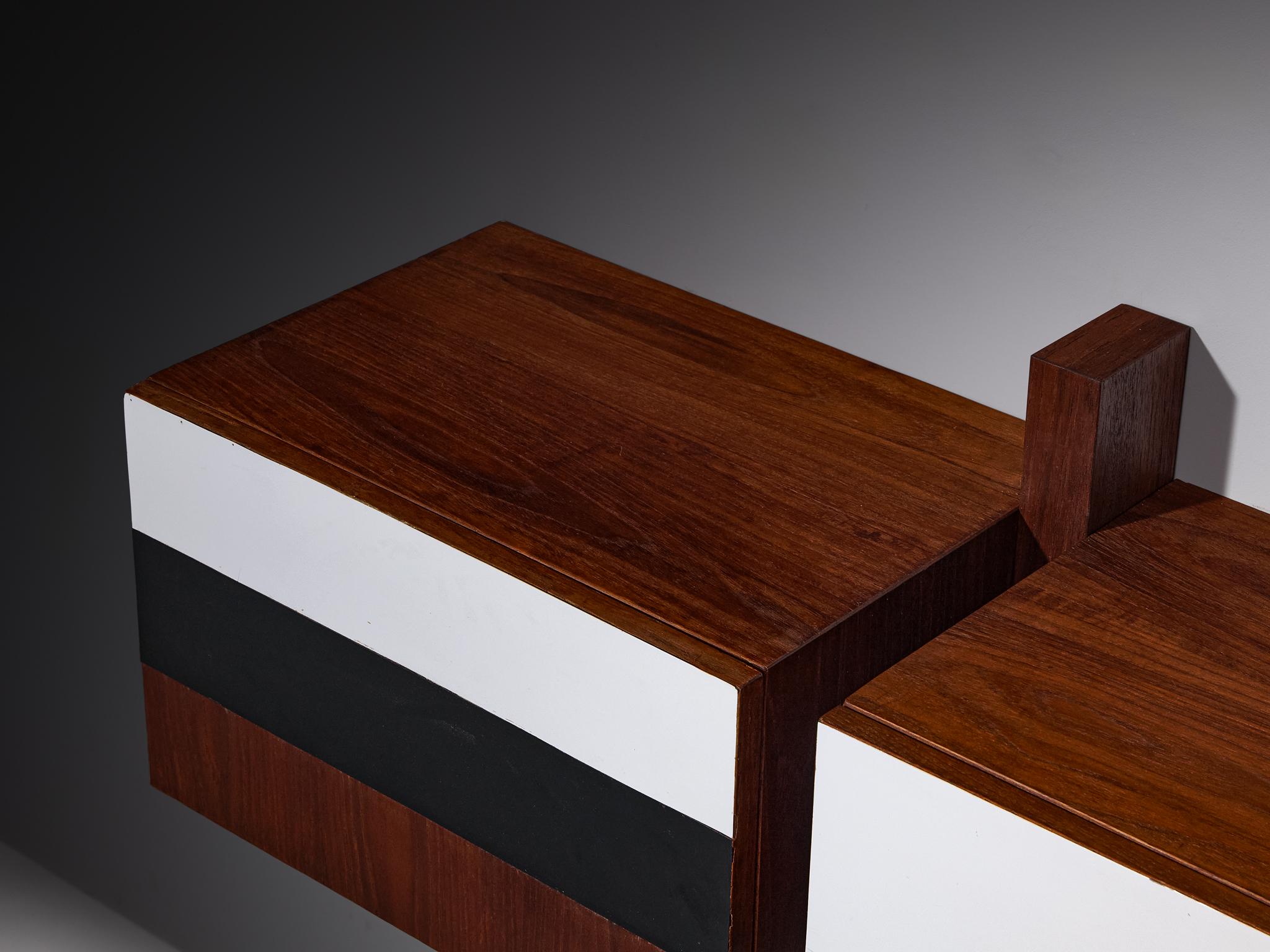 Laminato Credenza a muro moderna del Medioevo in teak in vendita