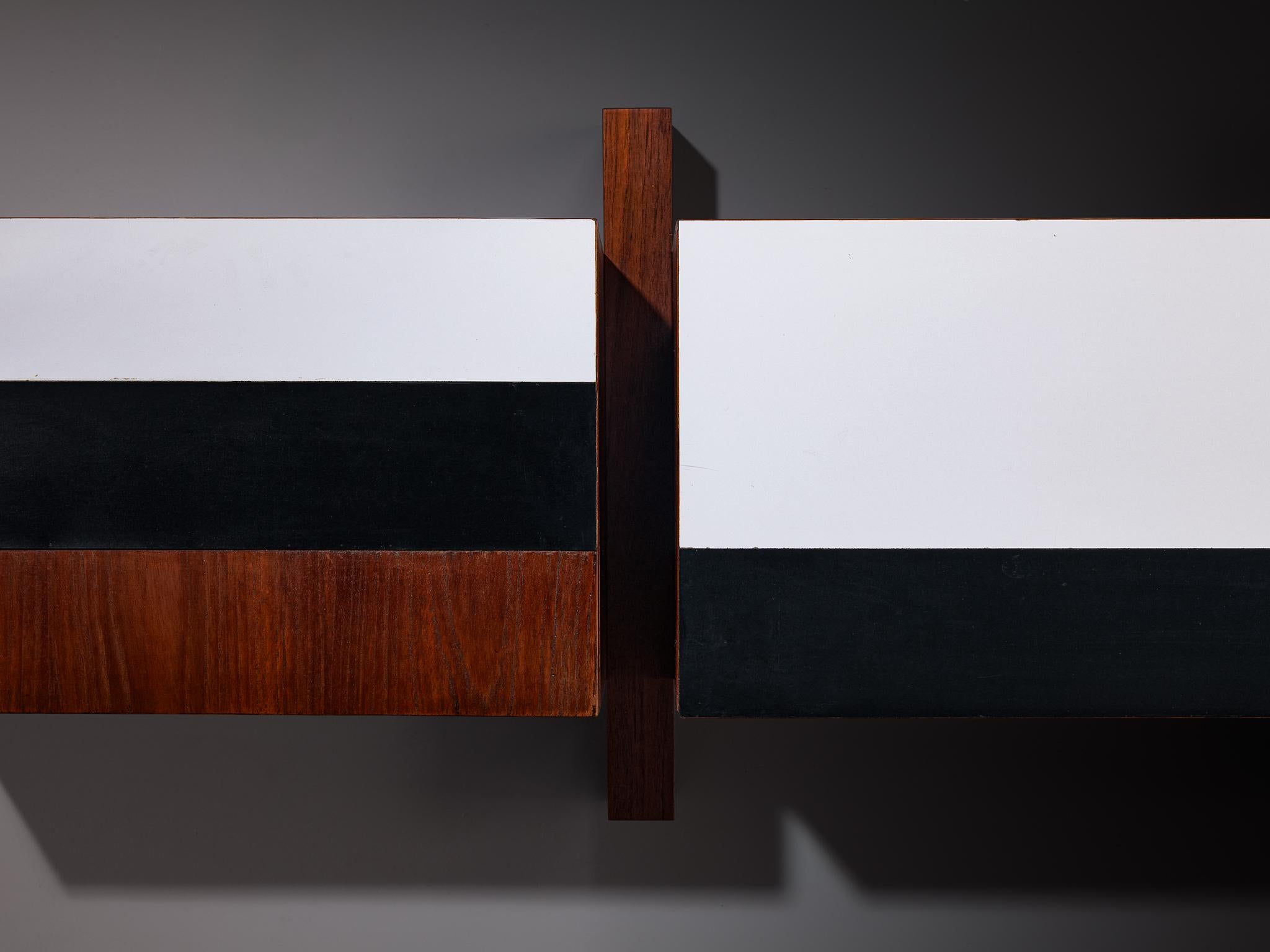 Credenza a muro moderna del Medioevo in teak in vendita 2