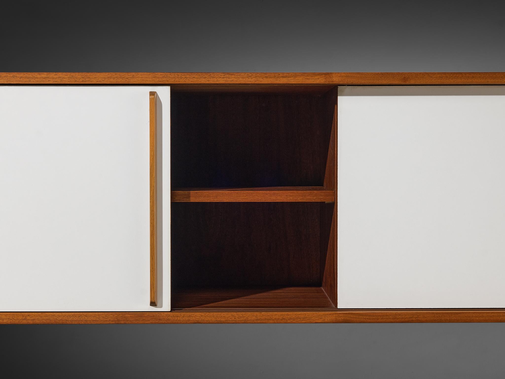 Europeo Credenza a muro in noce con pannelli bianchi 1960s in vendita