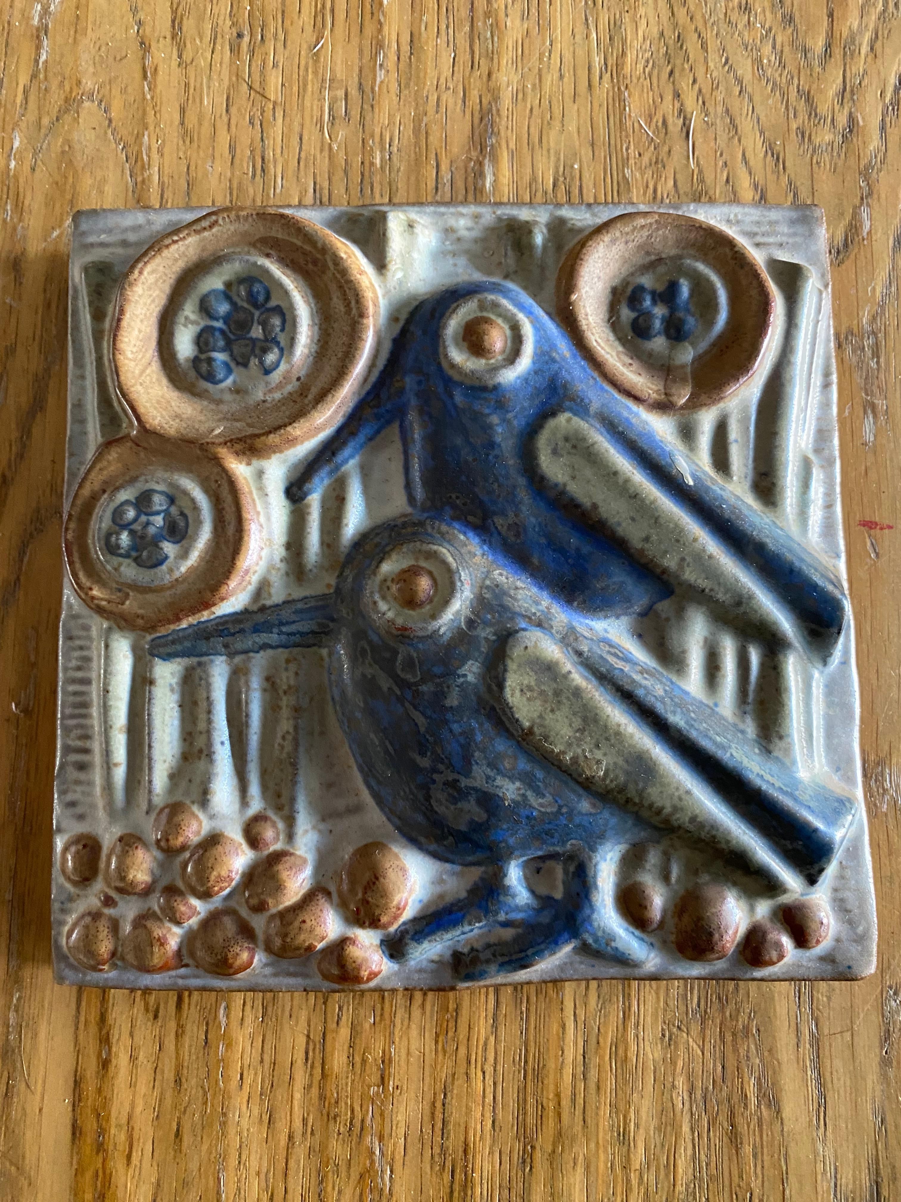 Amazing ceramic tile ‘Birds’ in reliëf by Marianne Starck. Beautiful art of work and in very good condition.
I have also a 40cm piece for sale.
