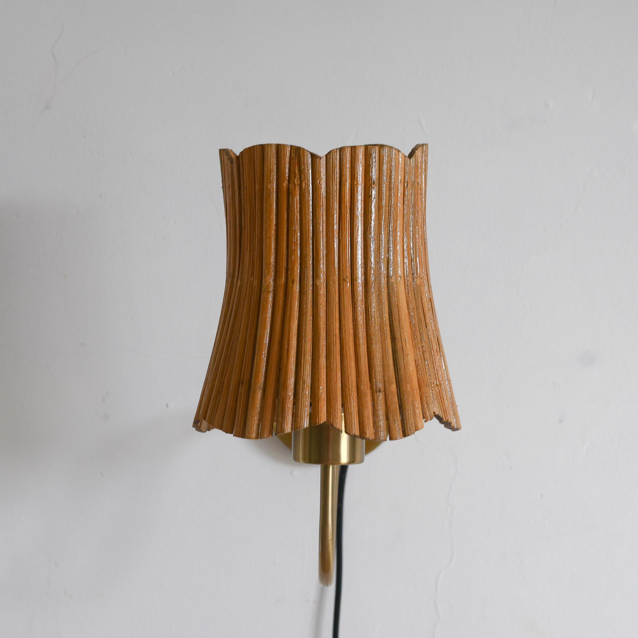 Mid-Century Modern Mid century Modern Wall Sconce Lamp Floral Shape For Sale