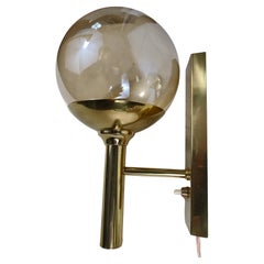 Apliques de pared modernos de mediados de siglo Latón con pantallas de vidrio soplado by Sv. Mejlstrom
