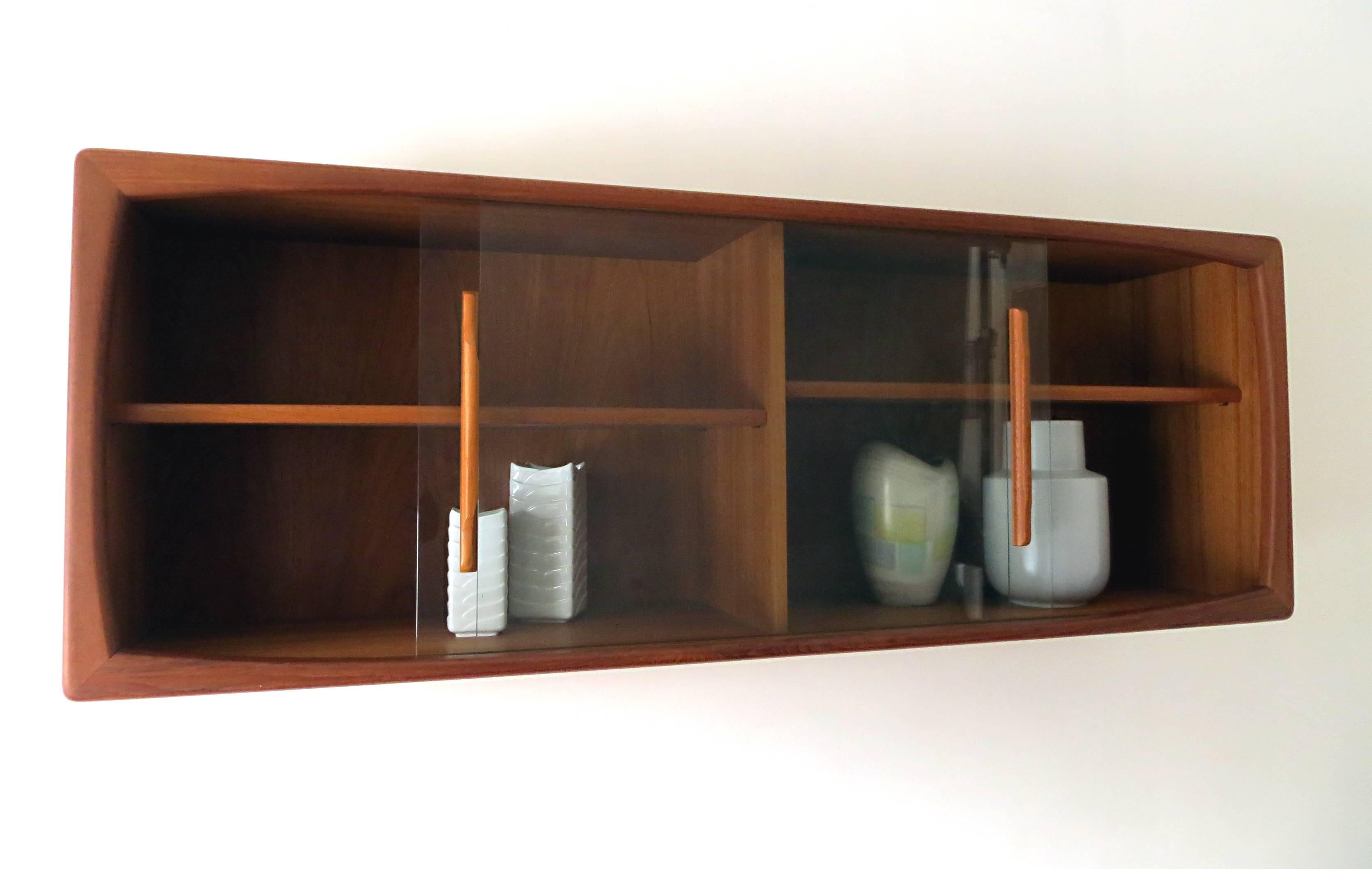 dyrlund wall unit