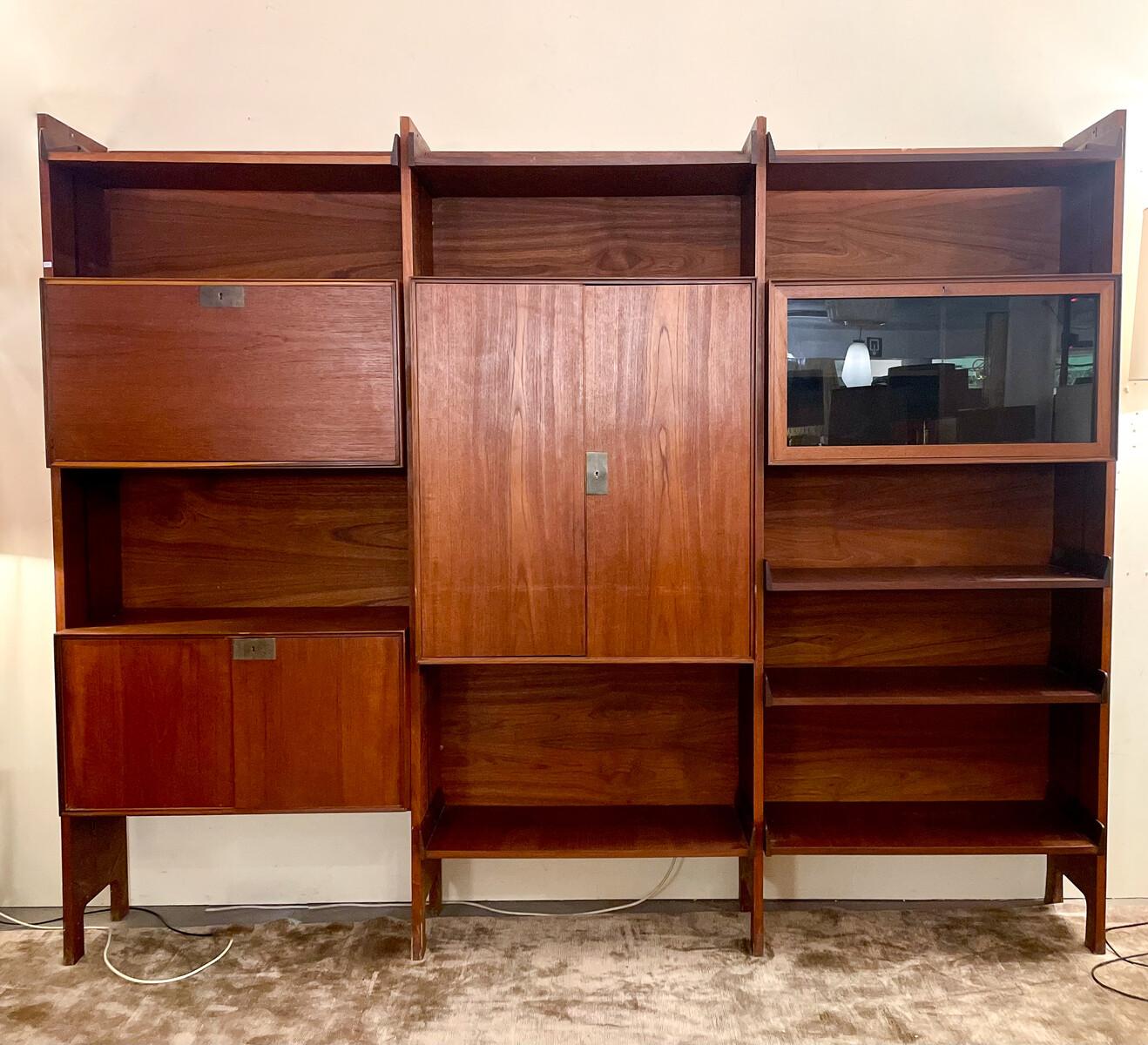 Mid-Century Modern Wall Unit by Vittorio Dassi, Italy, 1960s In Good Condition For Sale In Brussels, BE