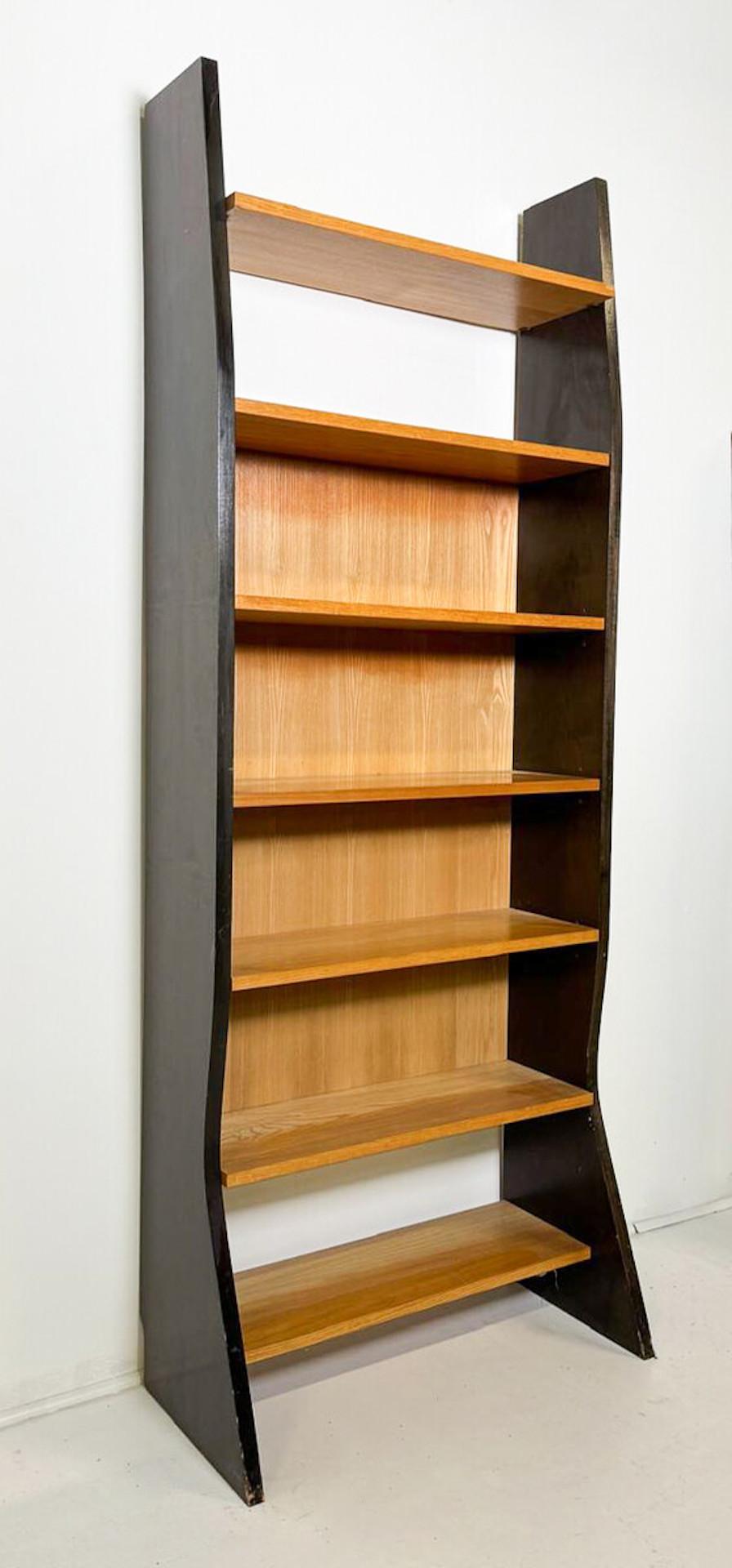 Legno Pensile moderno di metà secolo, Italia, anni '1970 in vendita