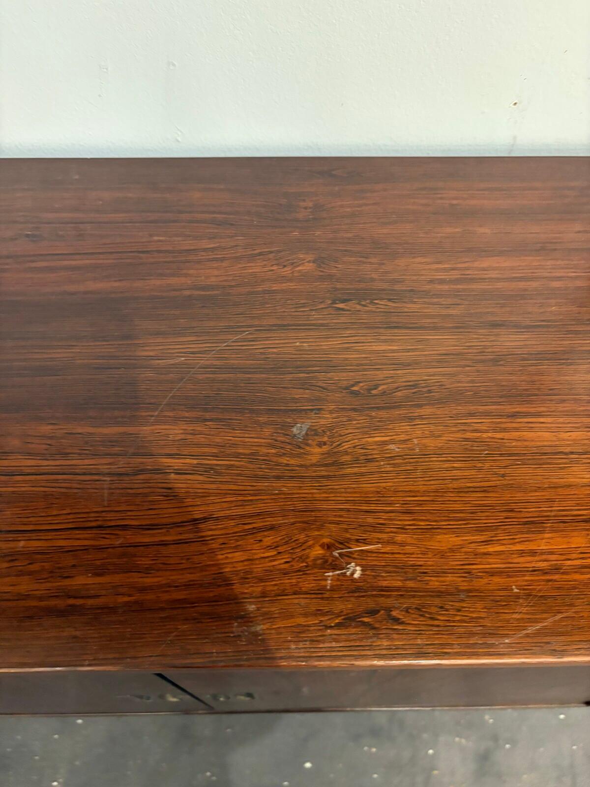 Moderner Wandschrank aus der Jahrhundertmitte, Stildomus, Italien, 1960er Jahre (20. Jahrhundert) im Angebot