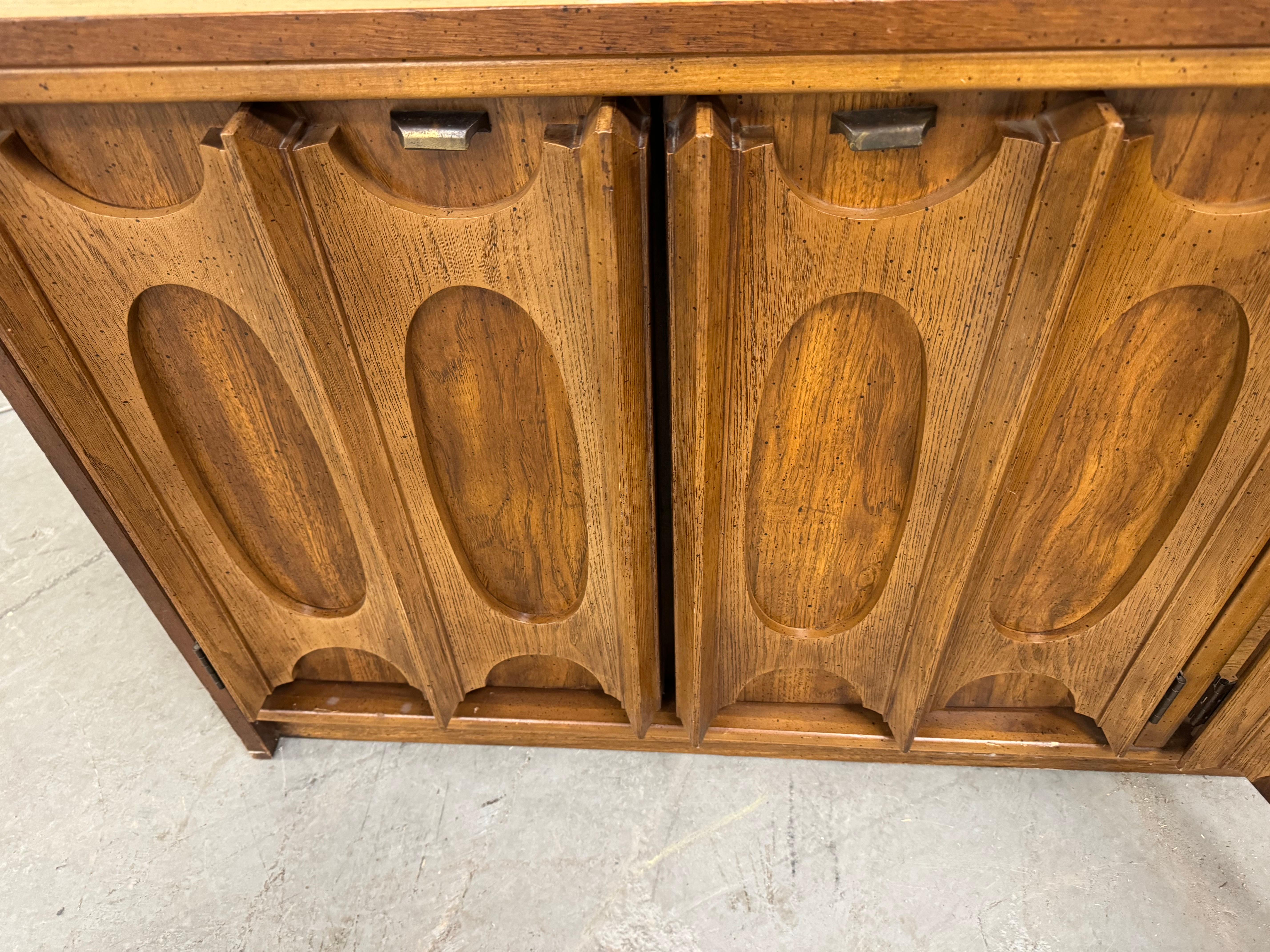 Mid Century Modern Walnut 3 Door Credenza/Sideboard by Bassett ' Prestige ' 4