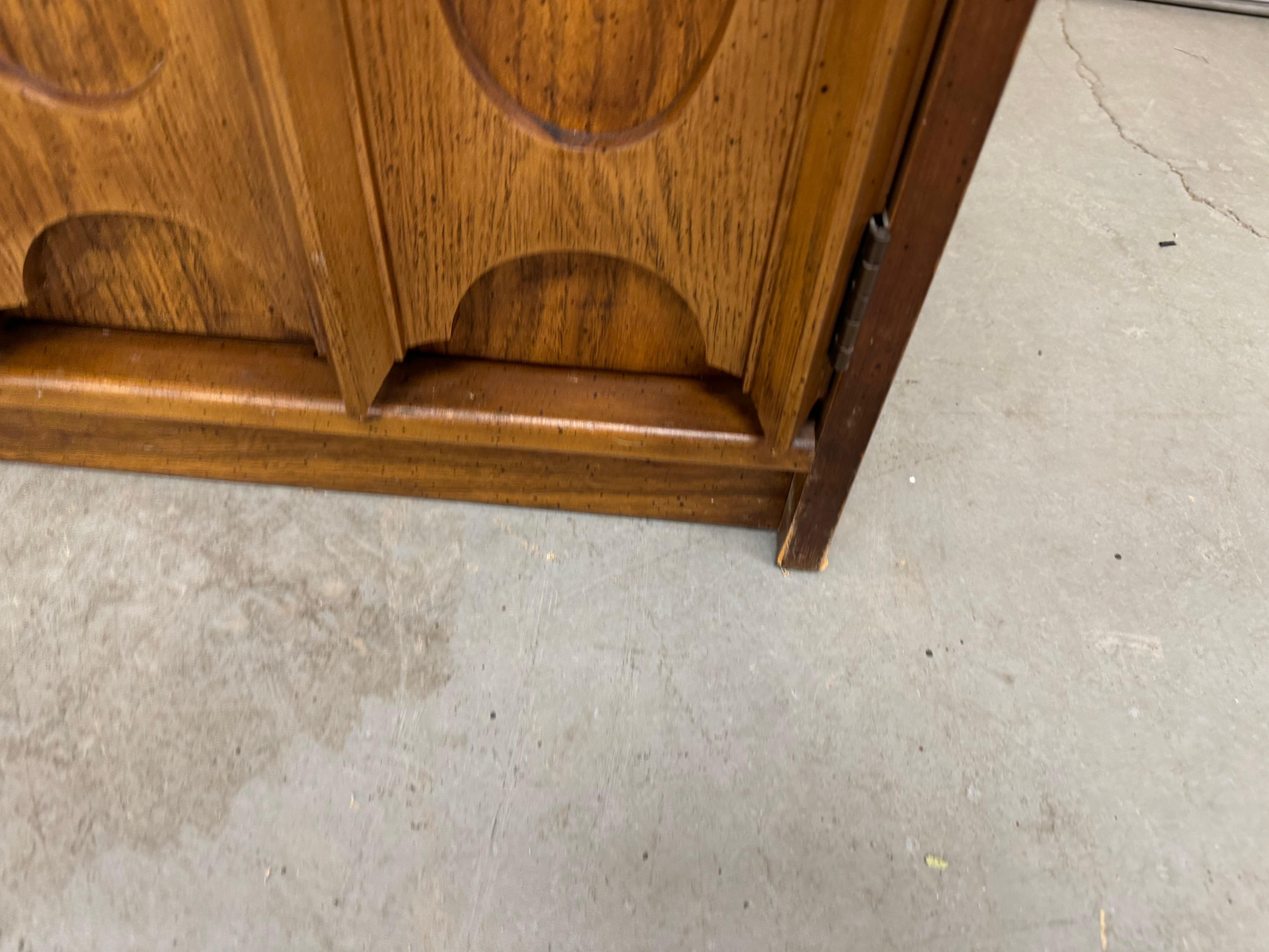 Mid Century Modern Walnut 3 Door Credenza/Sideboard by Bassett ' Prestige ' 5