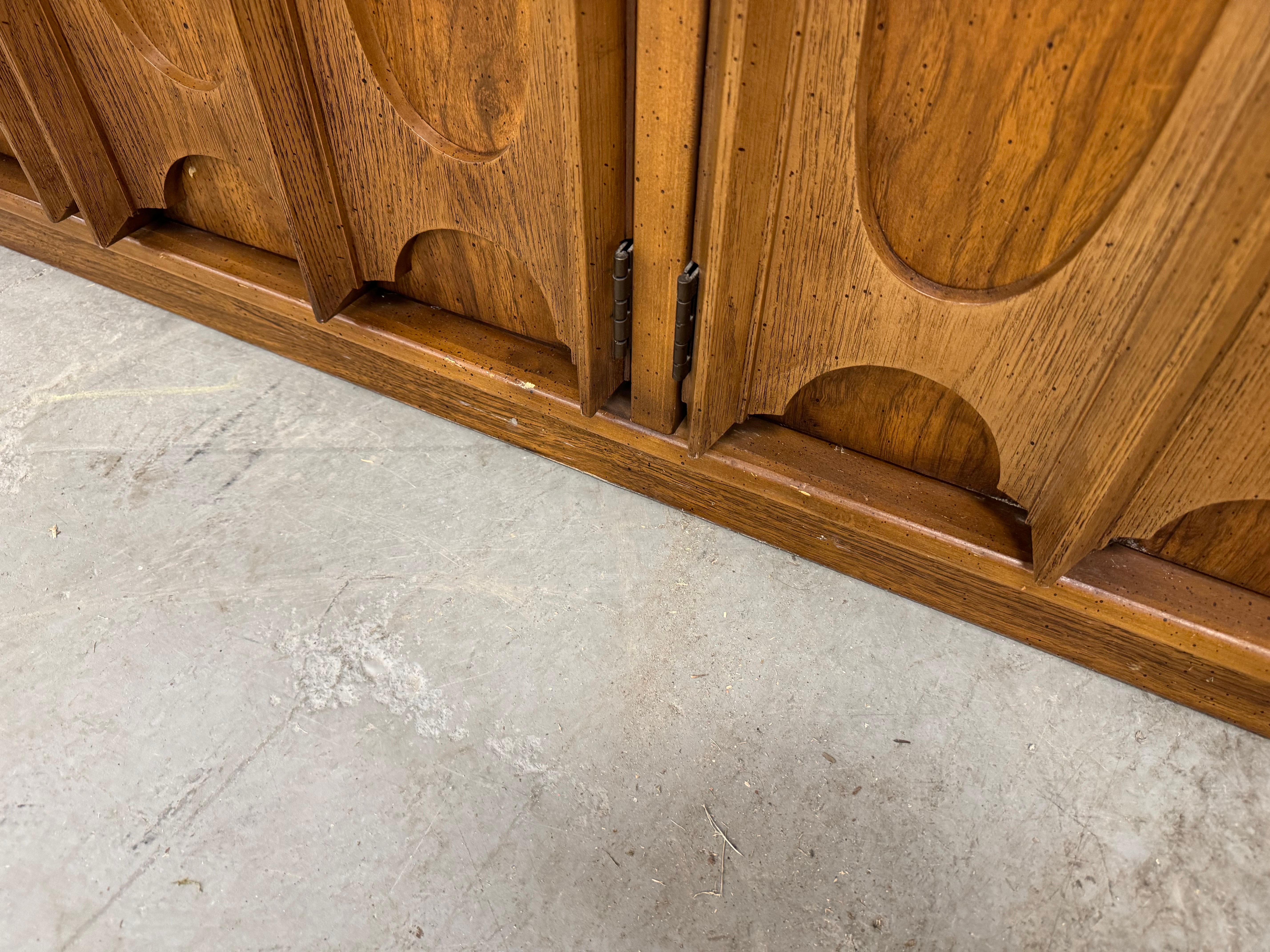 Mid Century Modern Walnut 3 Door Credenza/Sideboard by Bassett ' Prestige ' 6