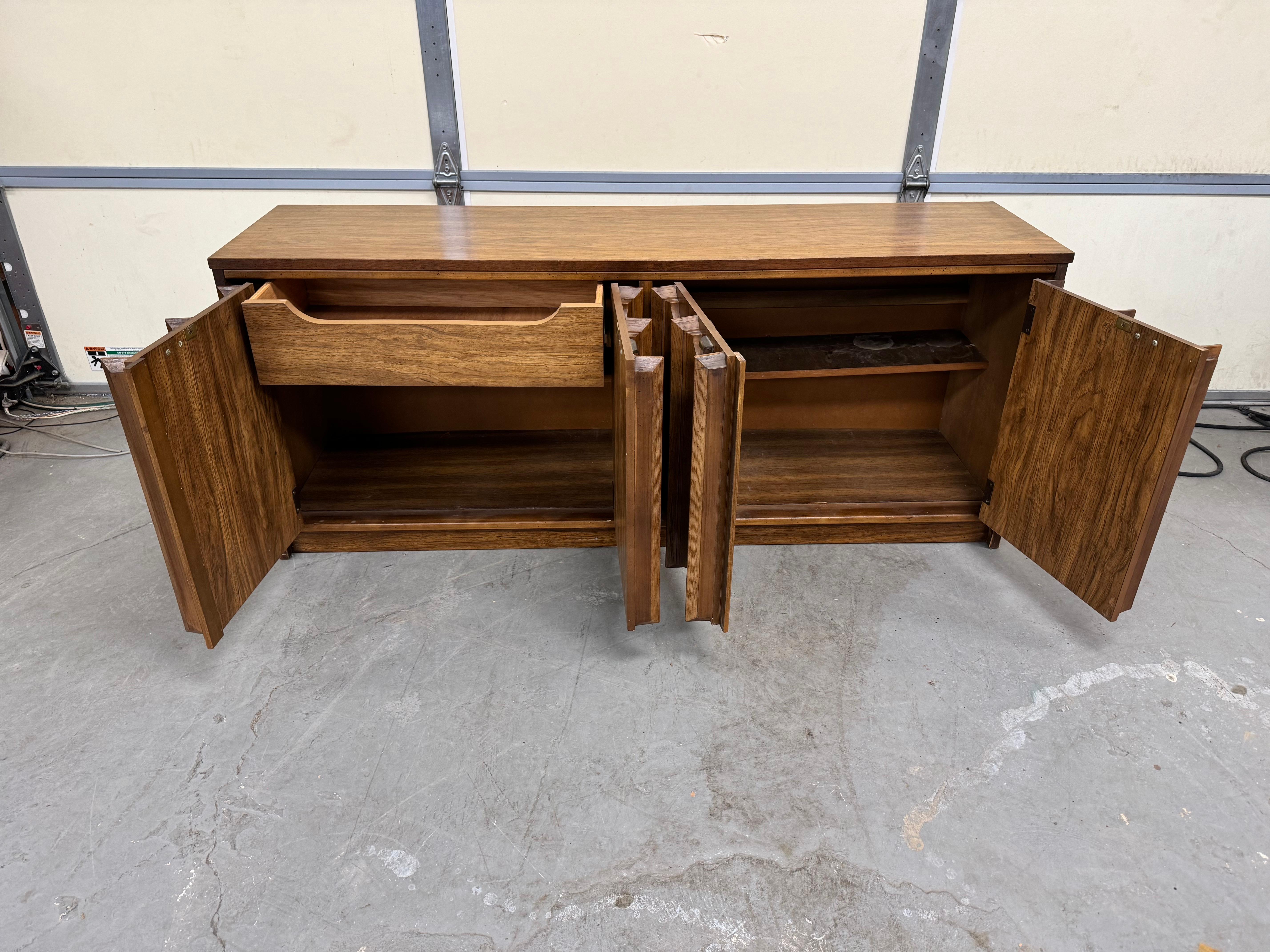 Mid Century Modern Walnut 3 Door Credenza/Sideboard by Bassett ' Prestige ' 2