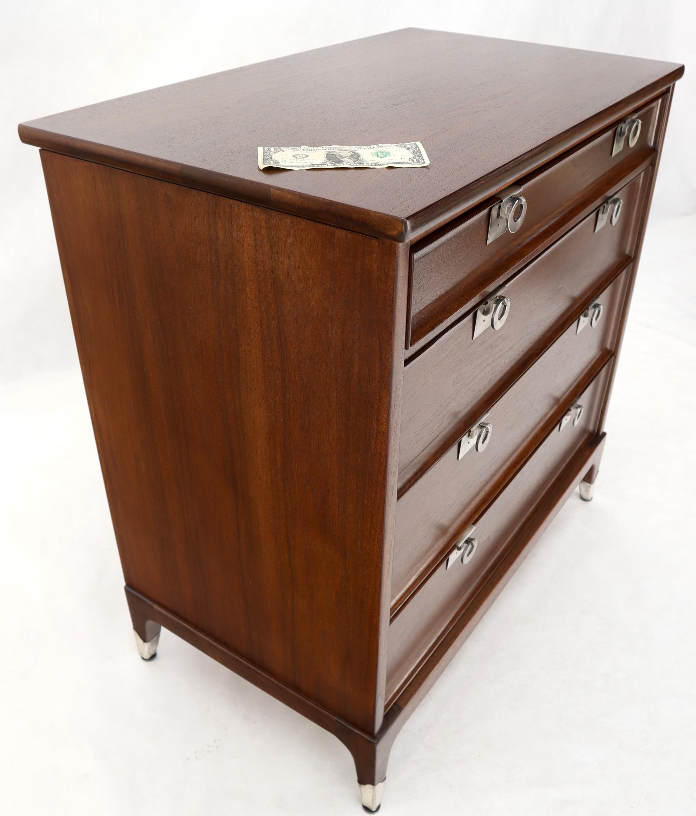Mid-Century Modern Walnut 4 Drawers Bachelor Chest For Sale 7