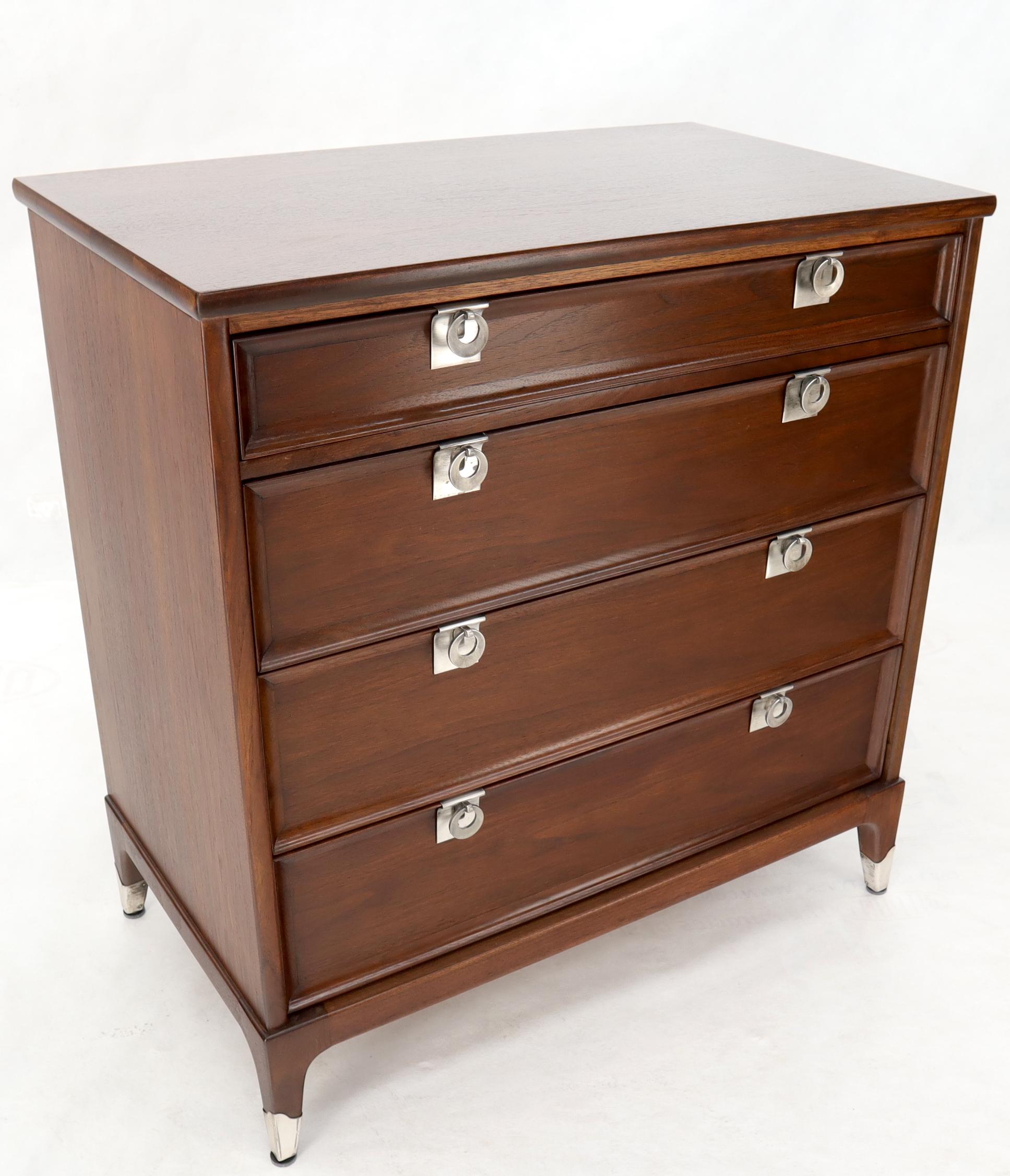 Mid-Century Modern Walnut 4 Drawers Bachelor Chest For Sale 2