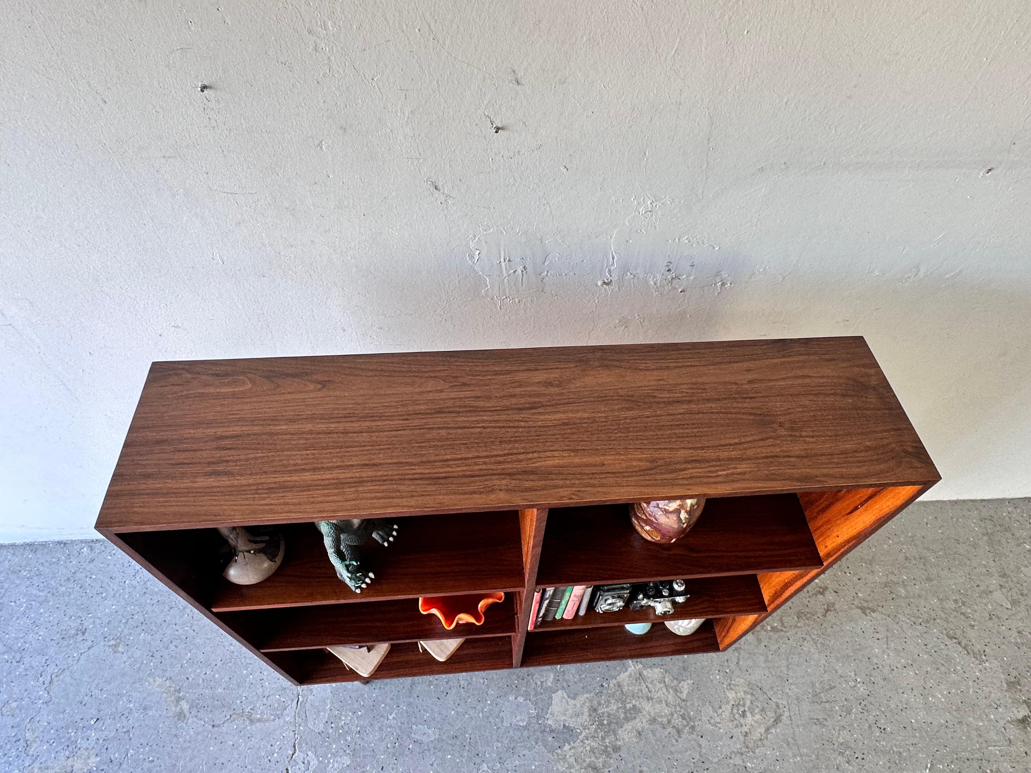 Mid-20th Century Mid Century Modern Walnut Adjustable Bookcase Display Cabinet
