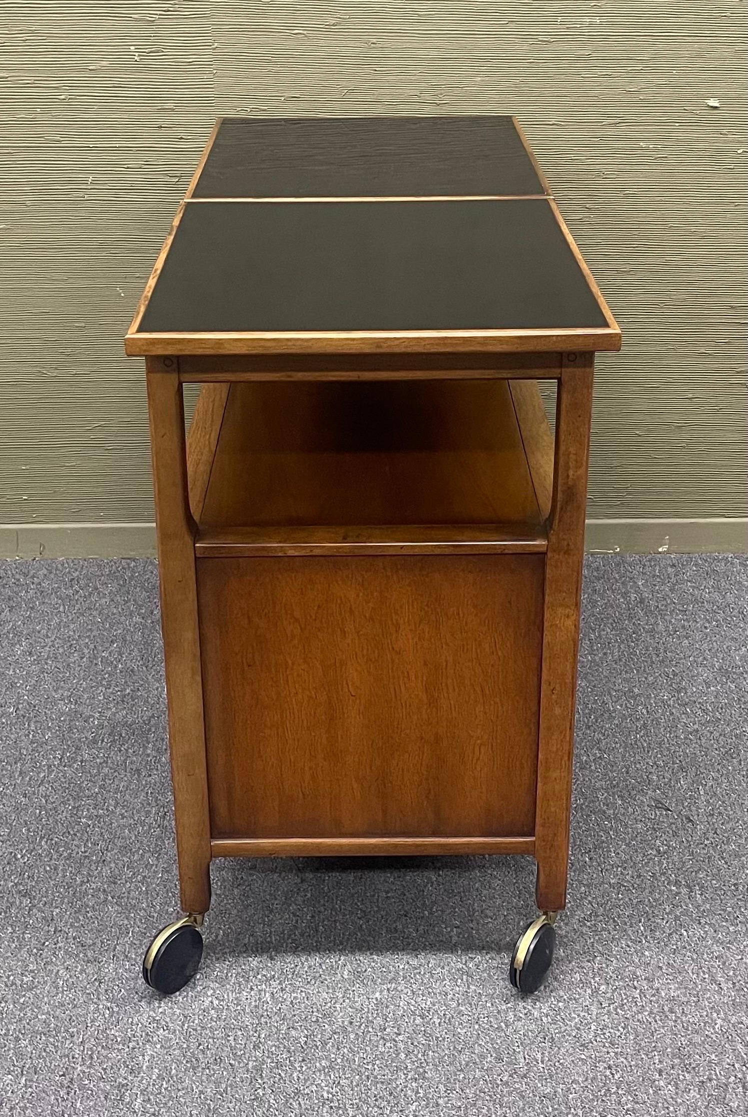 Mid-Century Modern Walnut and Black Laminate Expanding Bar Cart For Sale 6