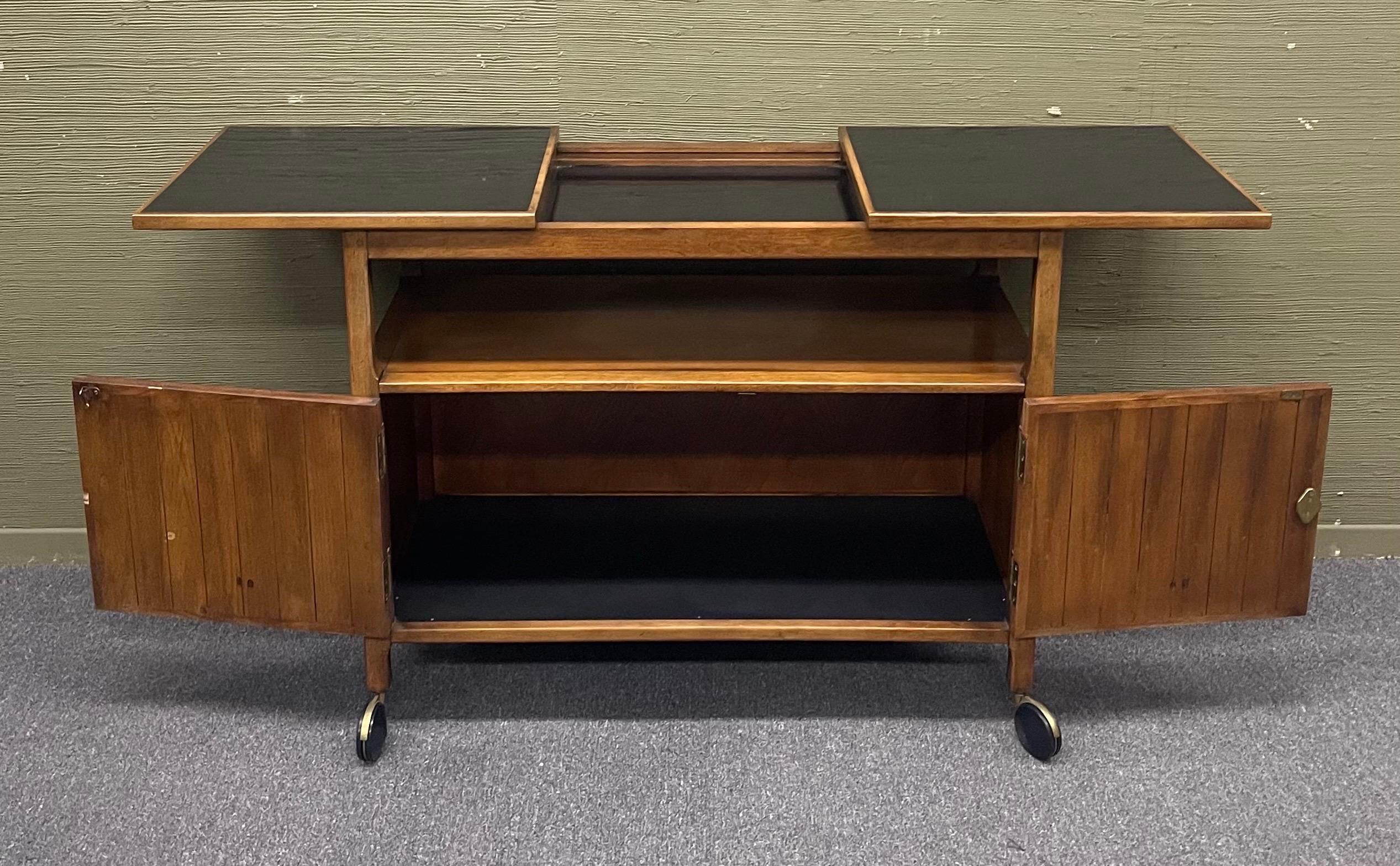 Mid-Century Modern Walnut and Black Laminate Expanding Bar Cart For Sale 4