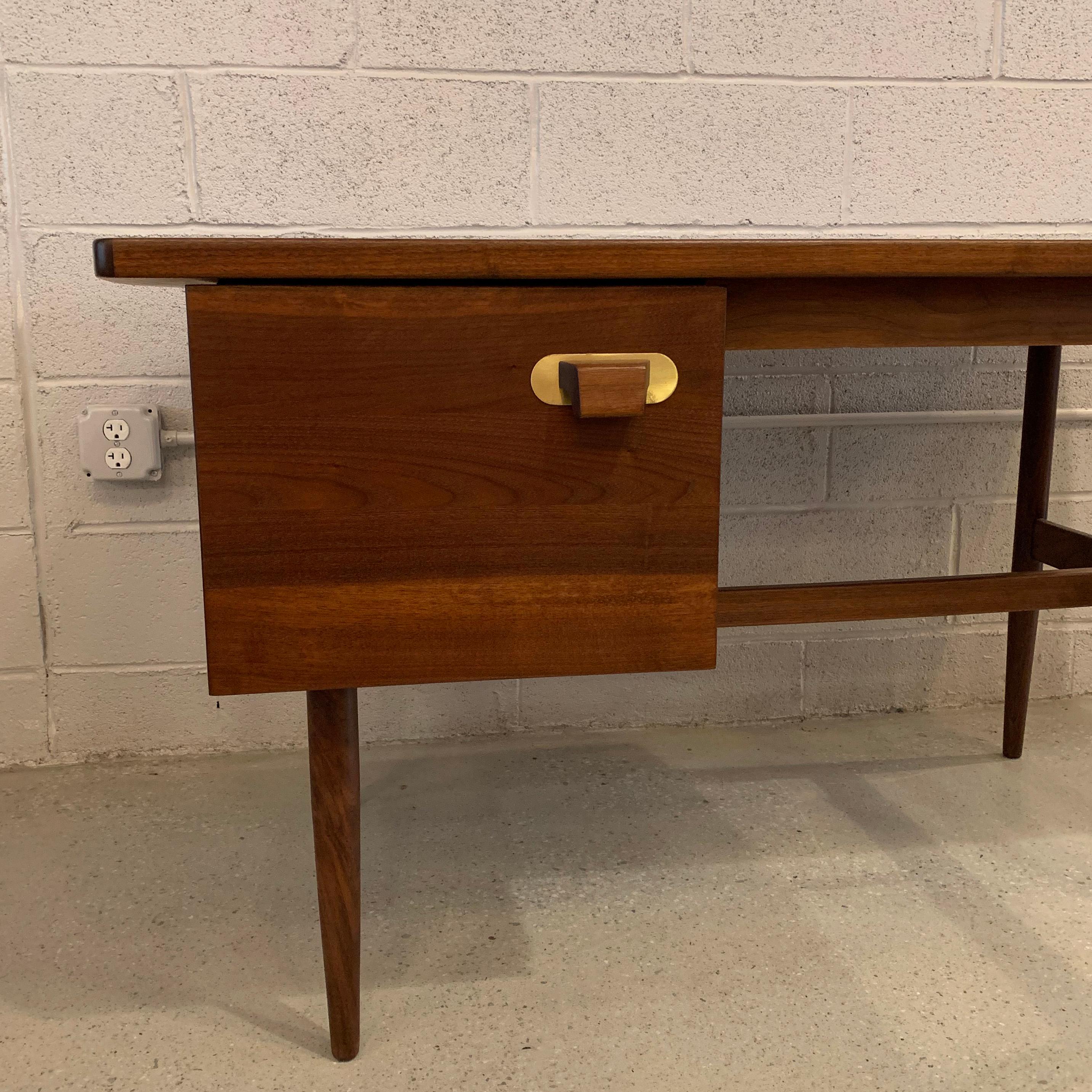 Mid-Century Modern Walnut and Brass Desk by Jens Risom In Good Condition In Brooklyn, NY