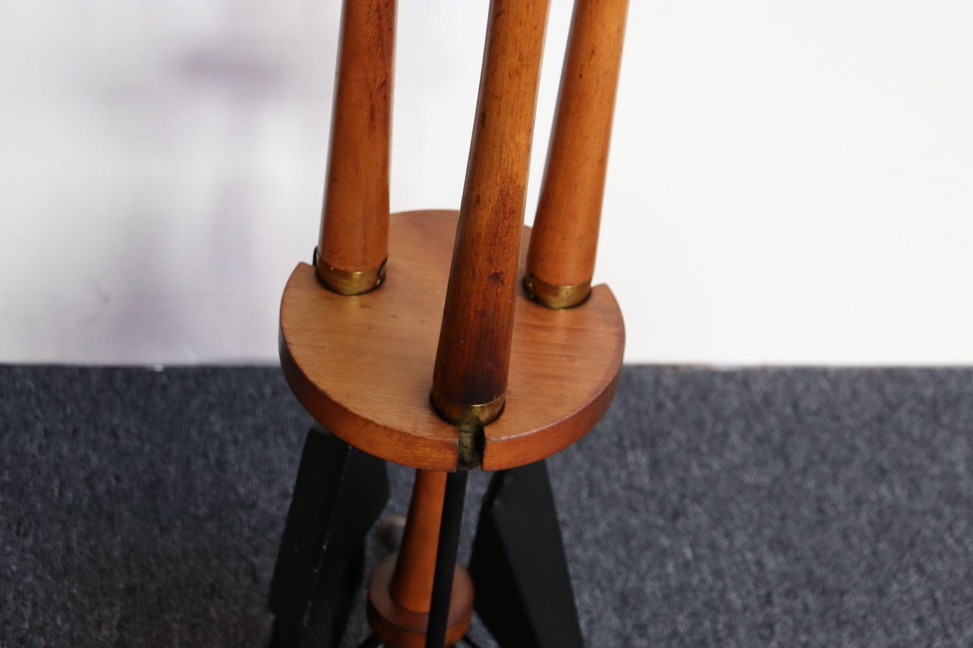 Mid-Century Modern Walnut and Brass Fireplace Tool Set in the Manner of Umanoff For Sale 10