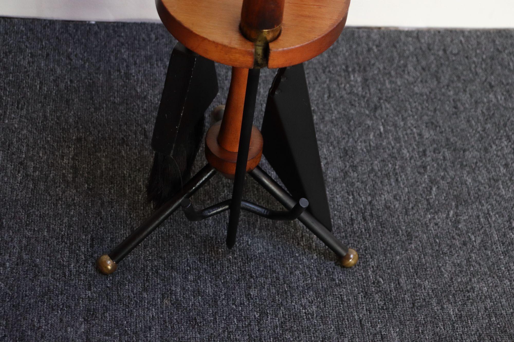 Mid-Century Modern Walnut and Brass Fireplace Tool Set in the Manner of Umanoff For Sale 12