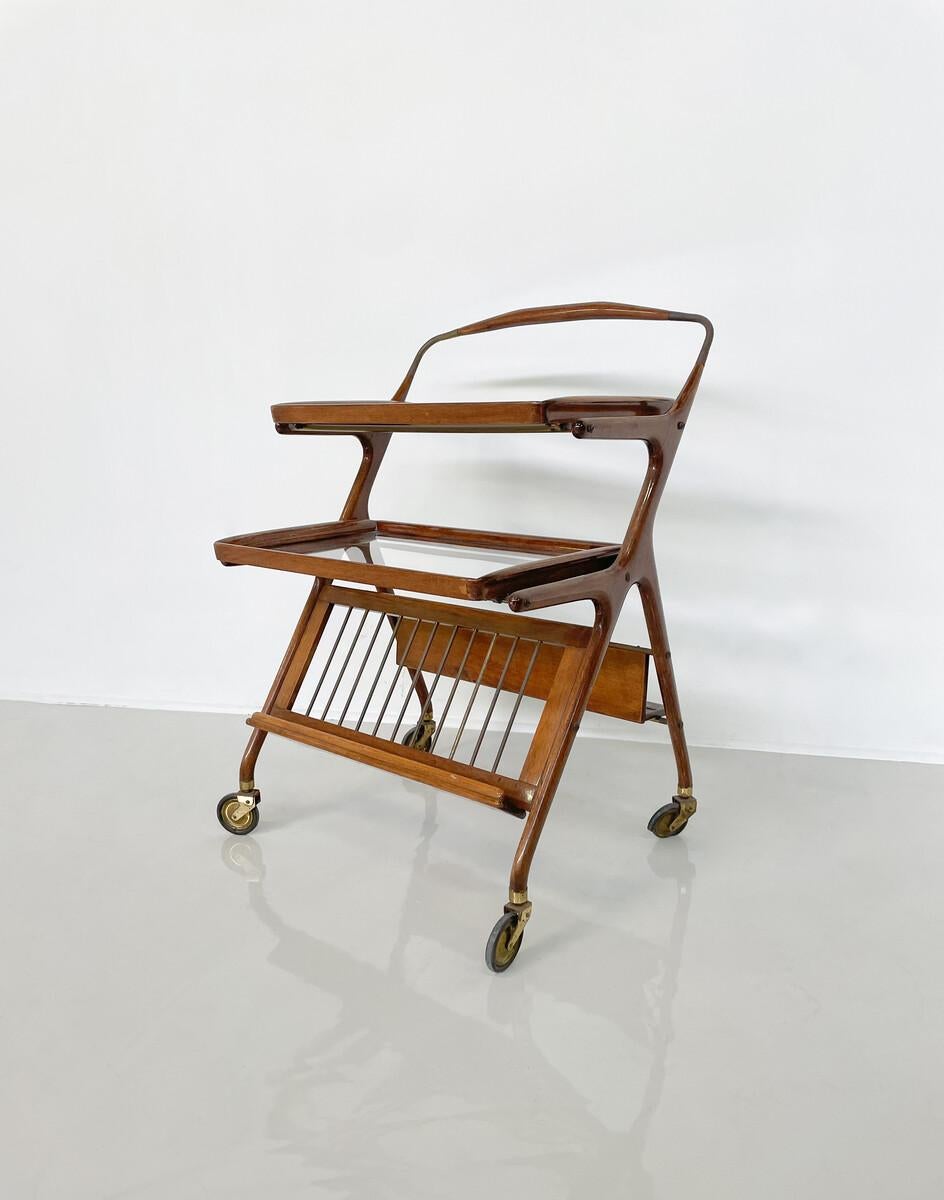 Italian Mid-Century Modern Walnut and Brass Trolley by Cesare Lacca for Cassina, 1950s For Sale
