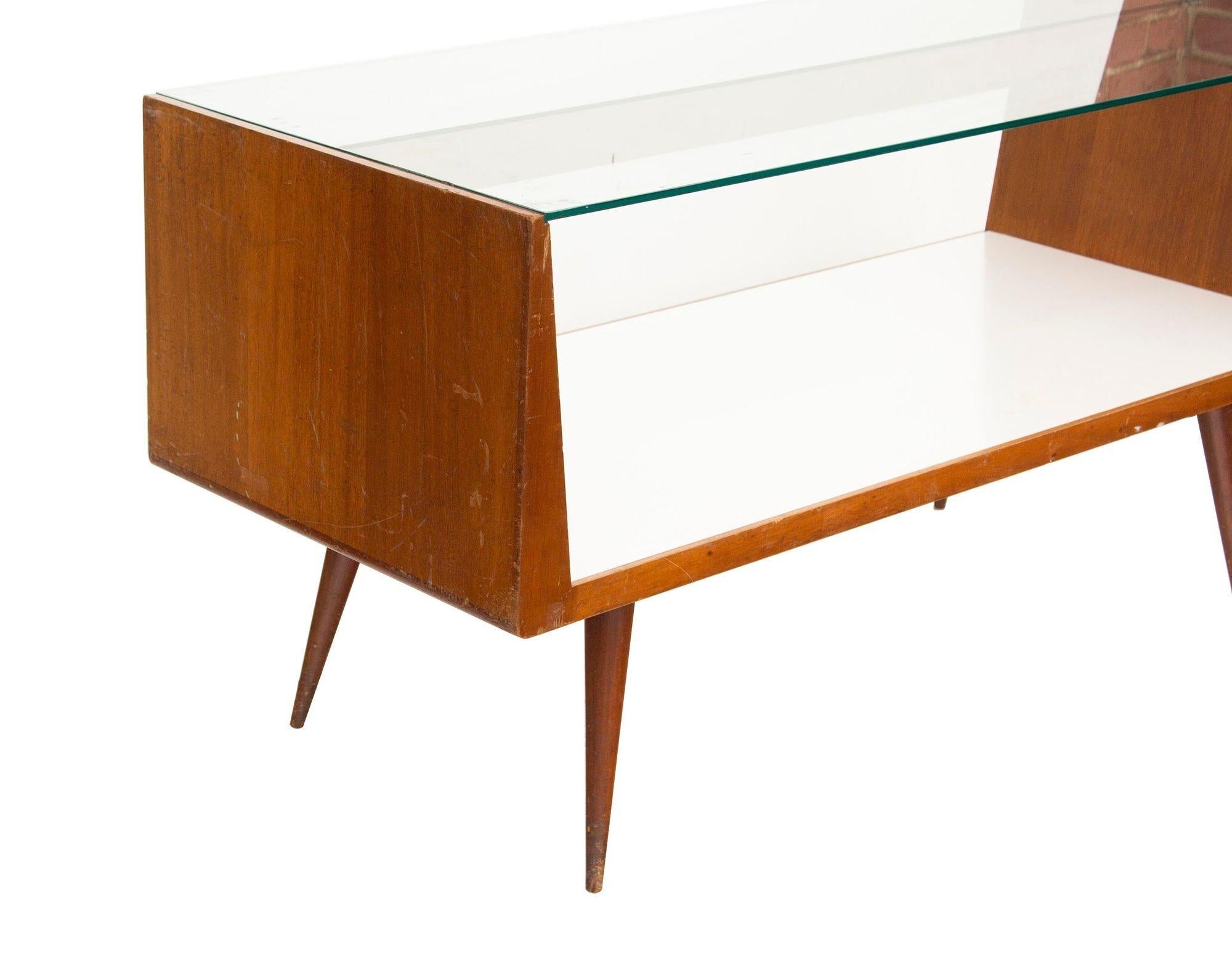 American Mid-Century Modern Walnut and Glass Display Cases, a Pair For Sale