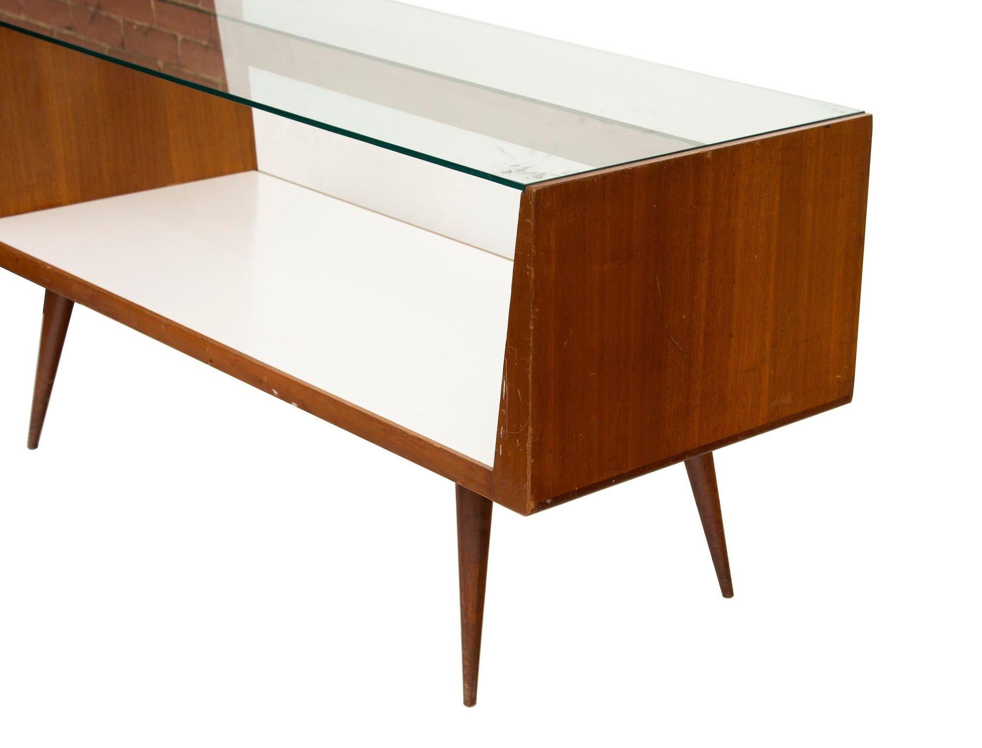 Mid-Century Modern Walnut and Glass Display Cases, a Pair For Sale 3