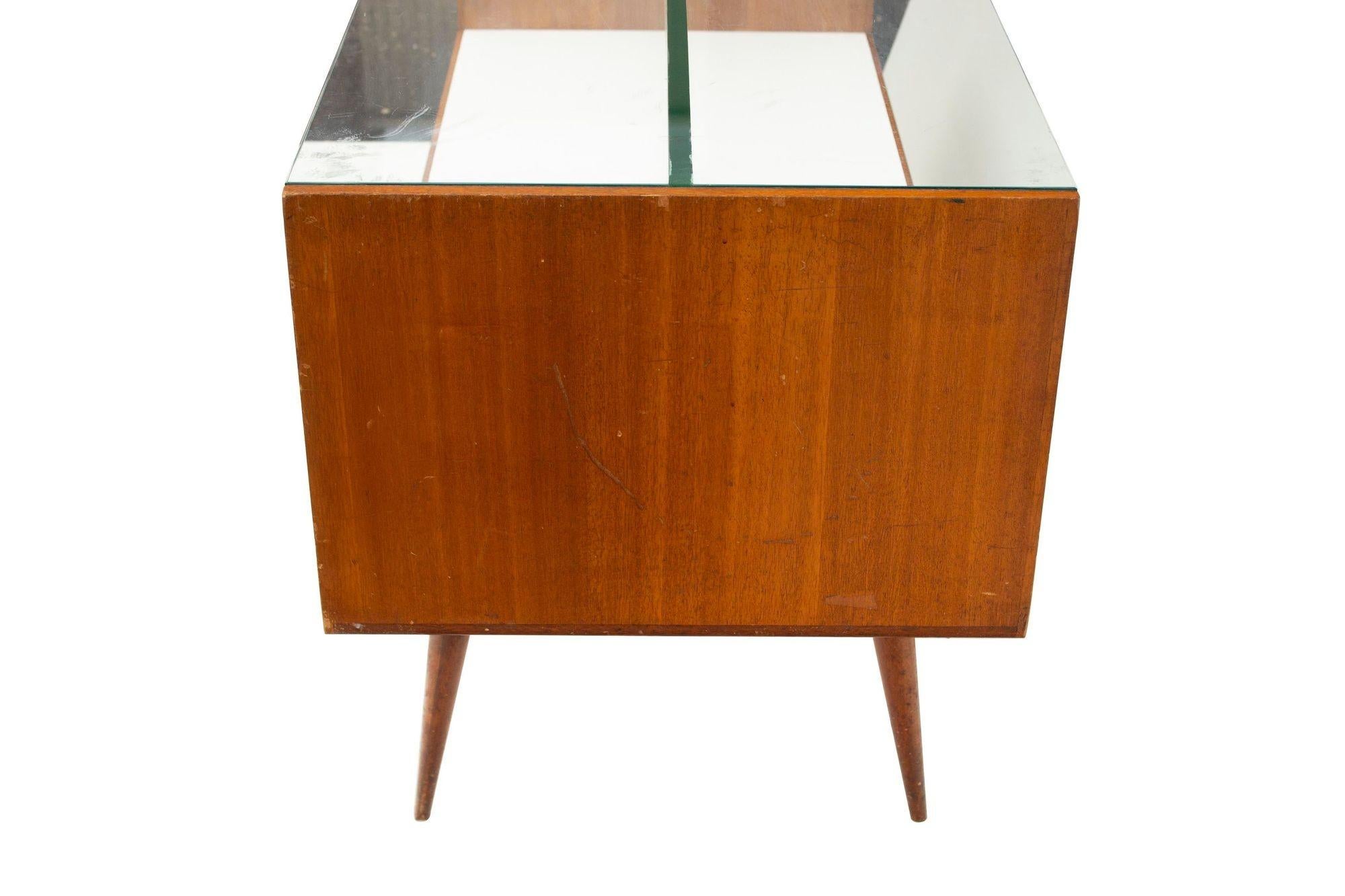 Mid-Century Modern Walnut and Glass Display Cases, a Pair For Sale 4