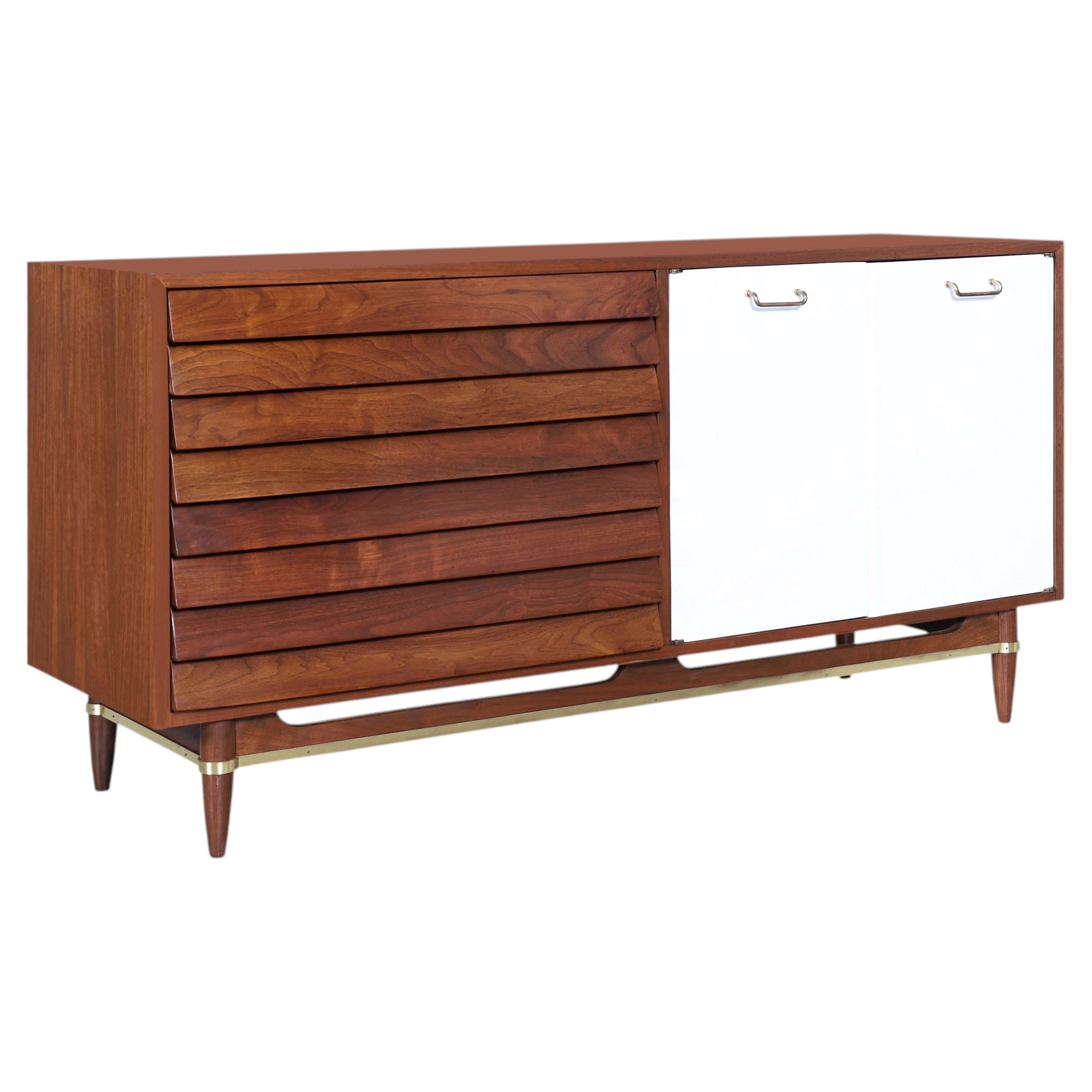 Mid-Century Modern Walnut and Lacquer Credenza by American of Martinsville For Sale