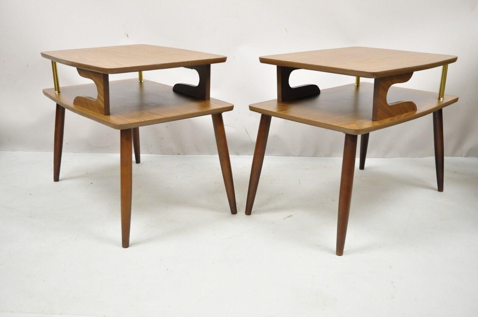 Moderne Mid-Century-Beistelltische aus Nussbaum und Laminat mit 2stufiger Platte – ein Paar im Angebot 5