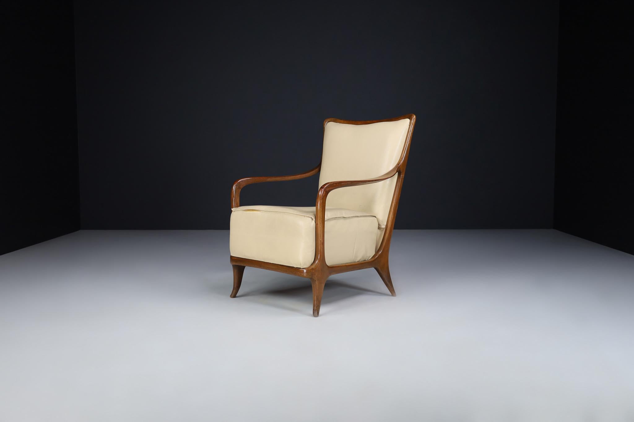 Mid-Century Modern Walnut and Leather Armchairs by Paolo Buffa, Italy 1950s In Good Condition In Almelo, NL