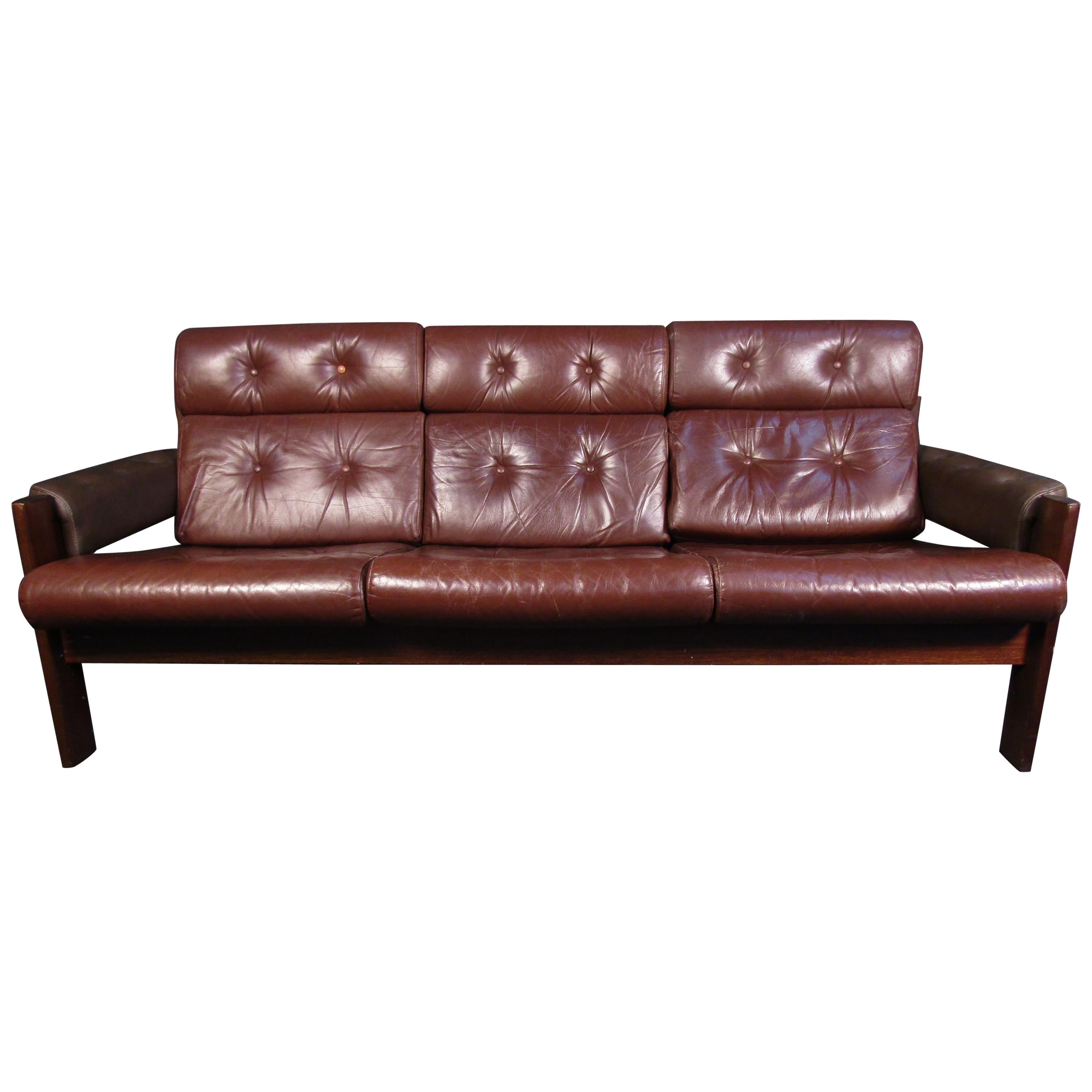 Mid-Century Modern Walnut and Leather Couch For Sale