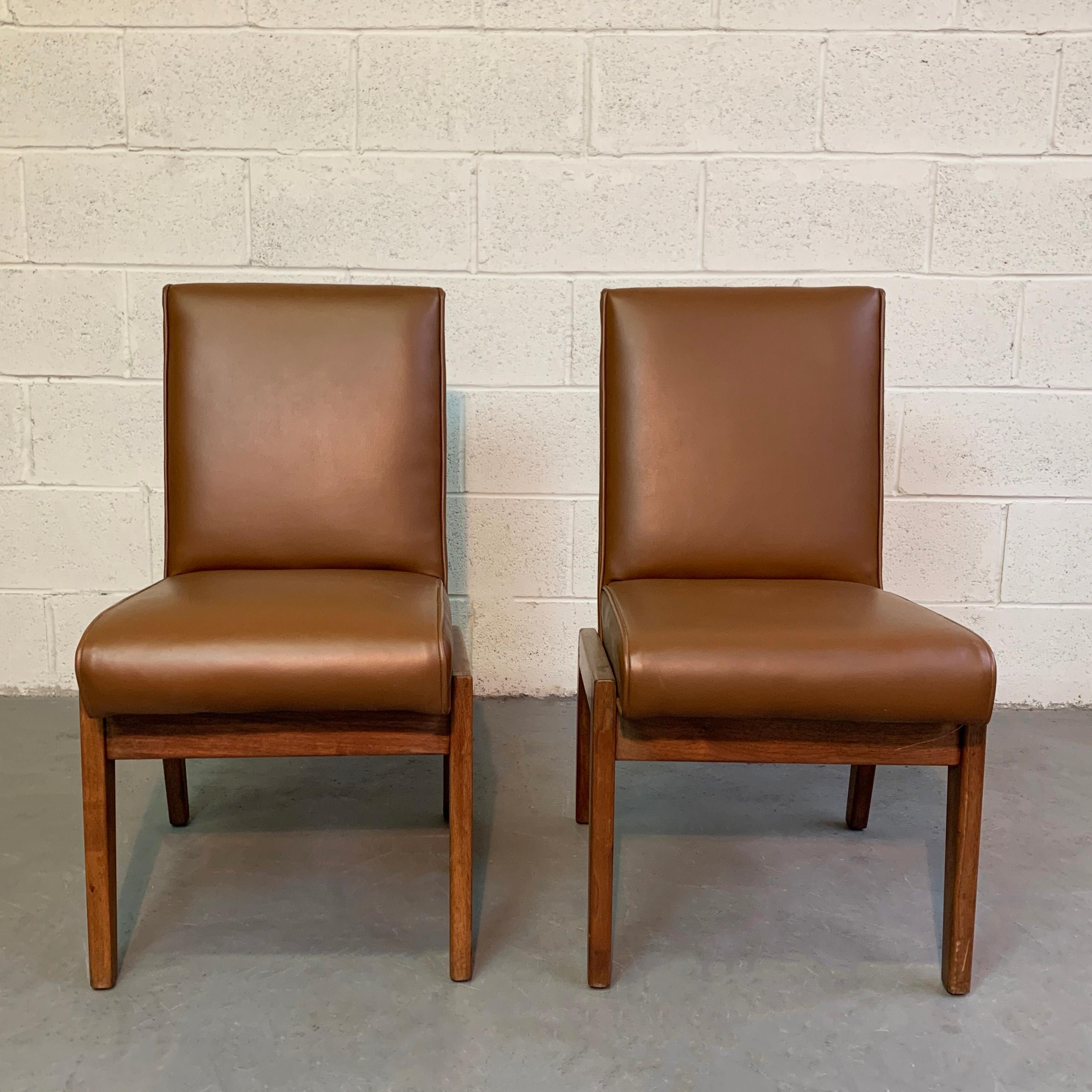 American Mid-Century Modern Walnut Naugahyde Chairs Attrib Jens Risom For Sale