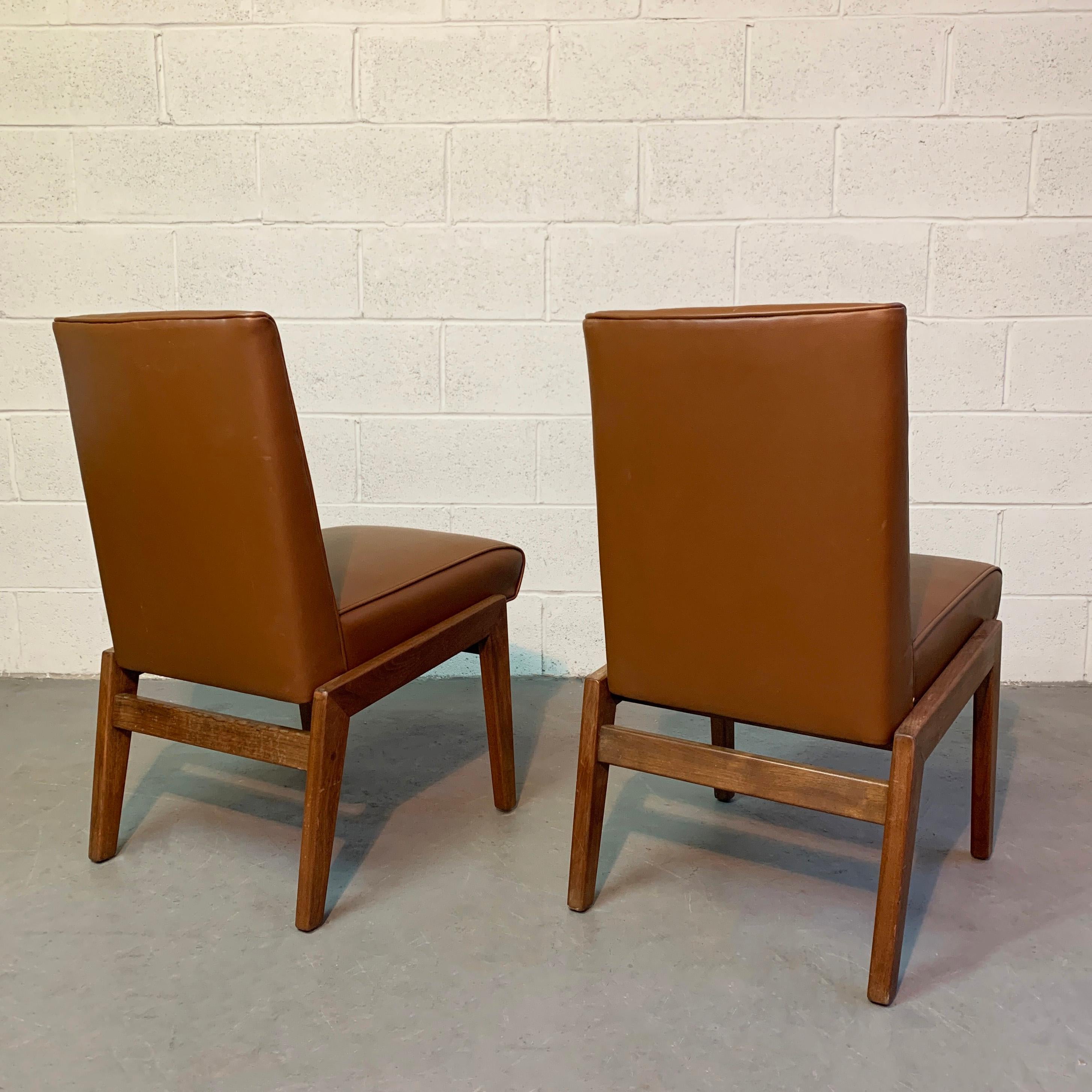 Mid-Century Modern Walnut Naugahyde Chairs Attrib Jens Risom For Sale 1