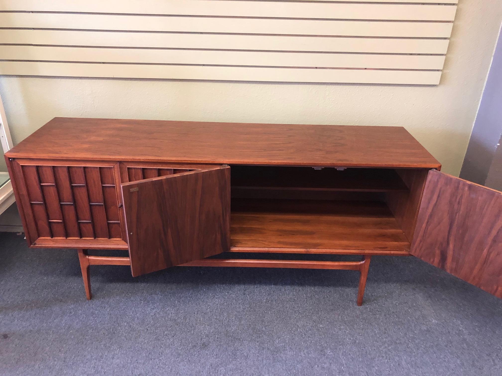 Mid-Century Modern Walnut and Rosewood Credenza by Thomasville 3