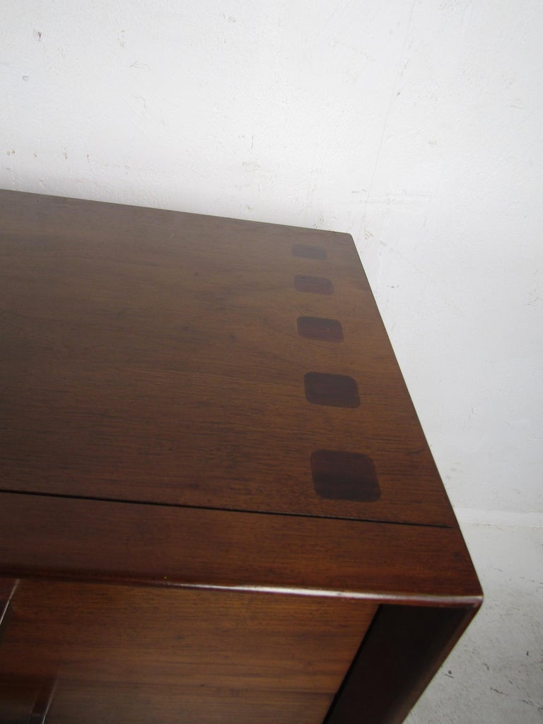 MidCentury Modern Walnut and Rosewood Lane Bedroom Set For Sale at