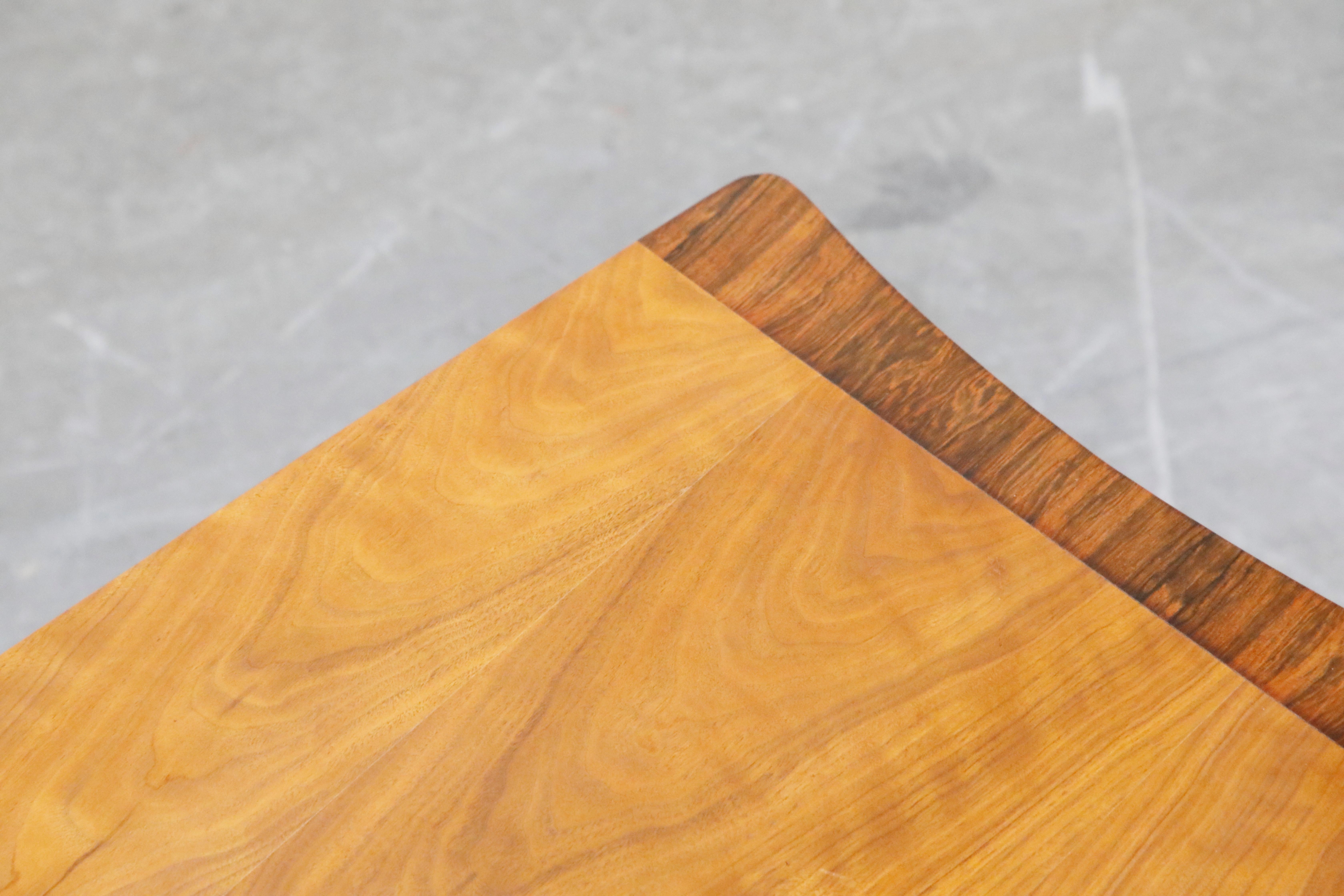 Mid-Century Modern Walnut and Rosewood Surfboard Shaped Coffee Table, circa 1970 10