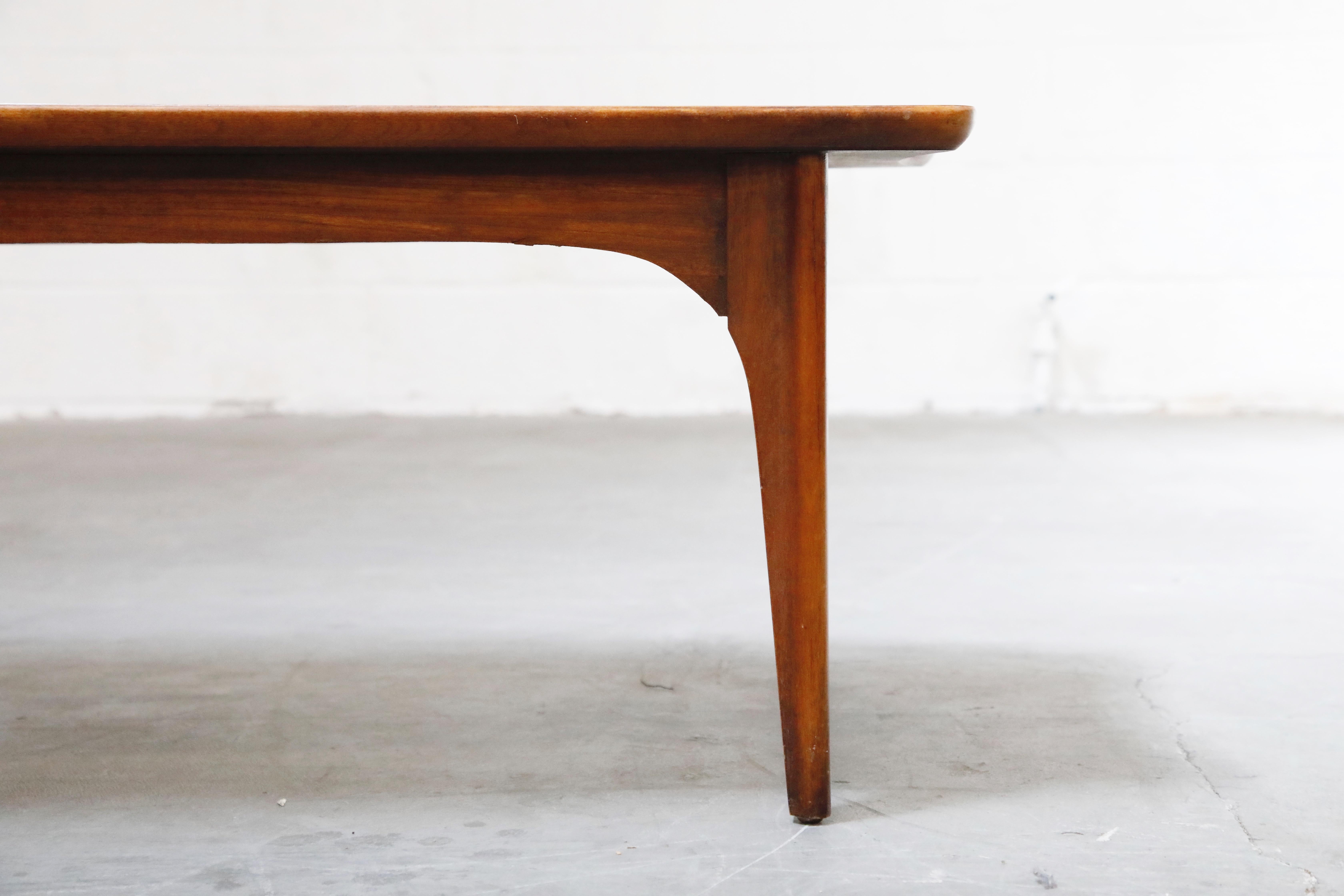 Mid-Century Modern Walnut and Rosewood Surfboard Shaped Coffee Table, circa 1970 3